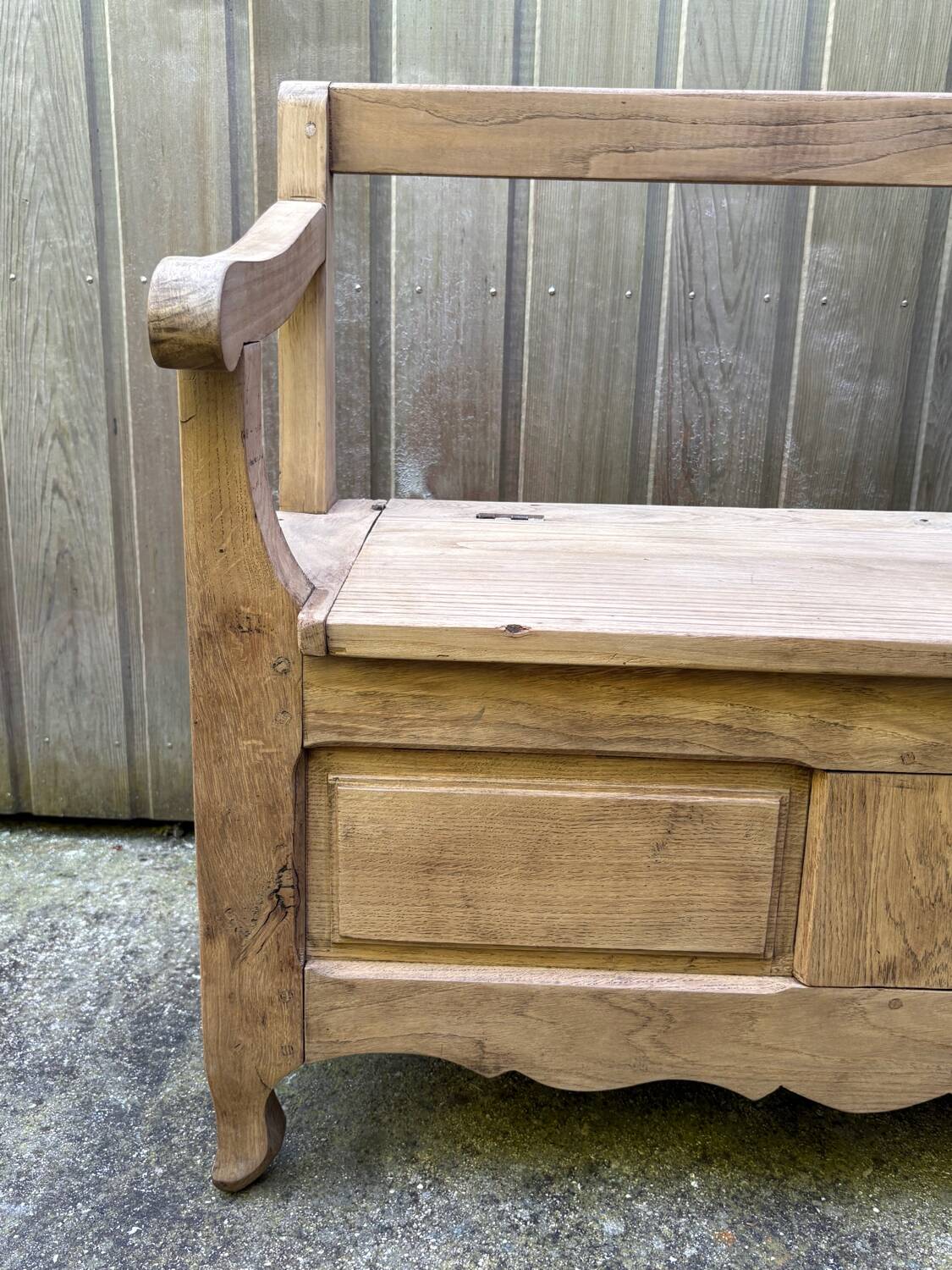 Farmhouse bench with chest in antique solid walnut