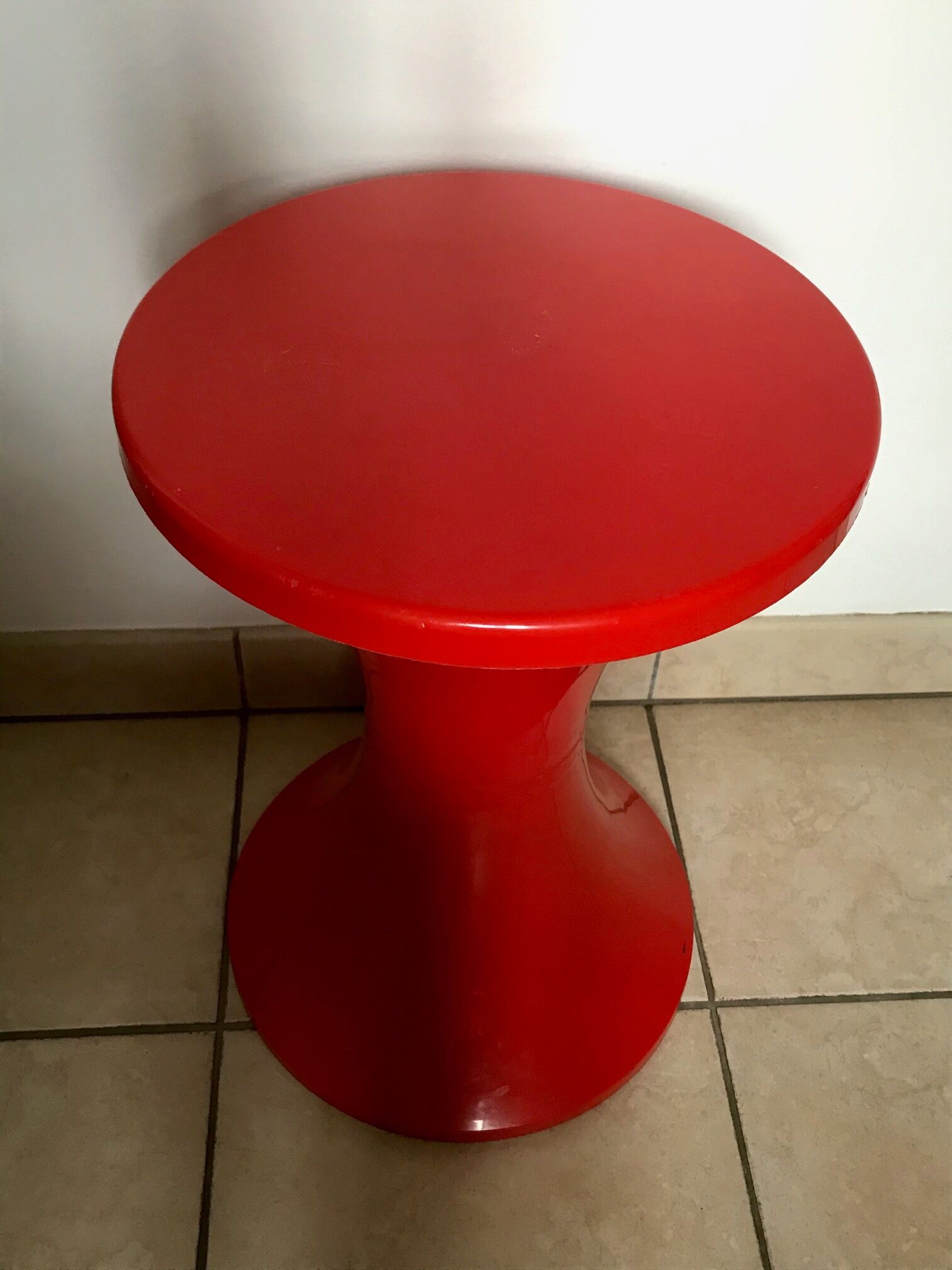 Vintage tam Tam red plastic stool