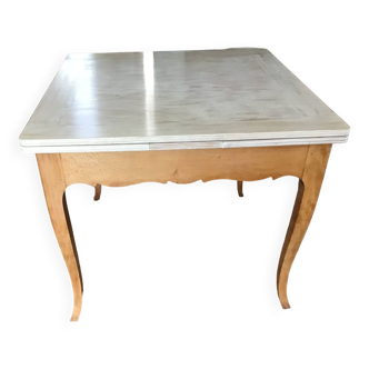 Square table