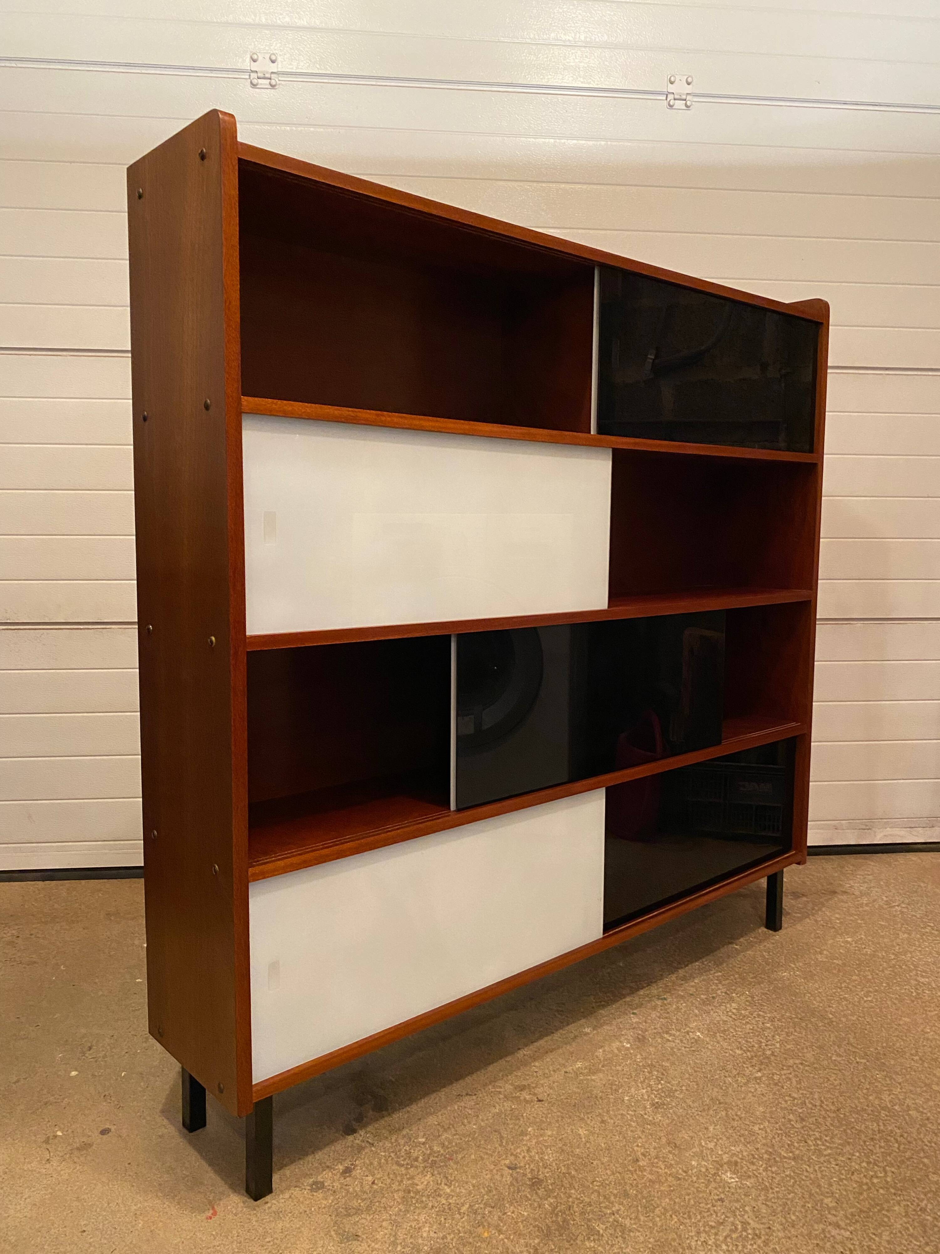 Vintage bookcase/display cabinet