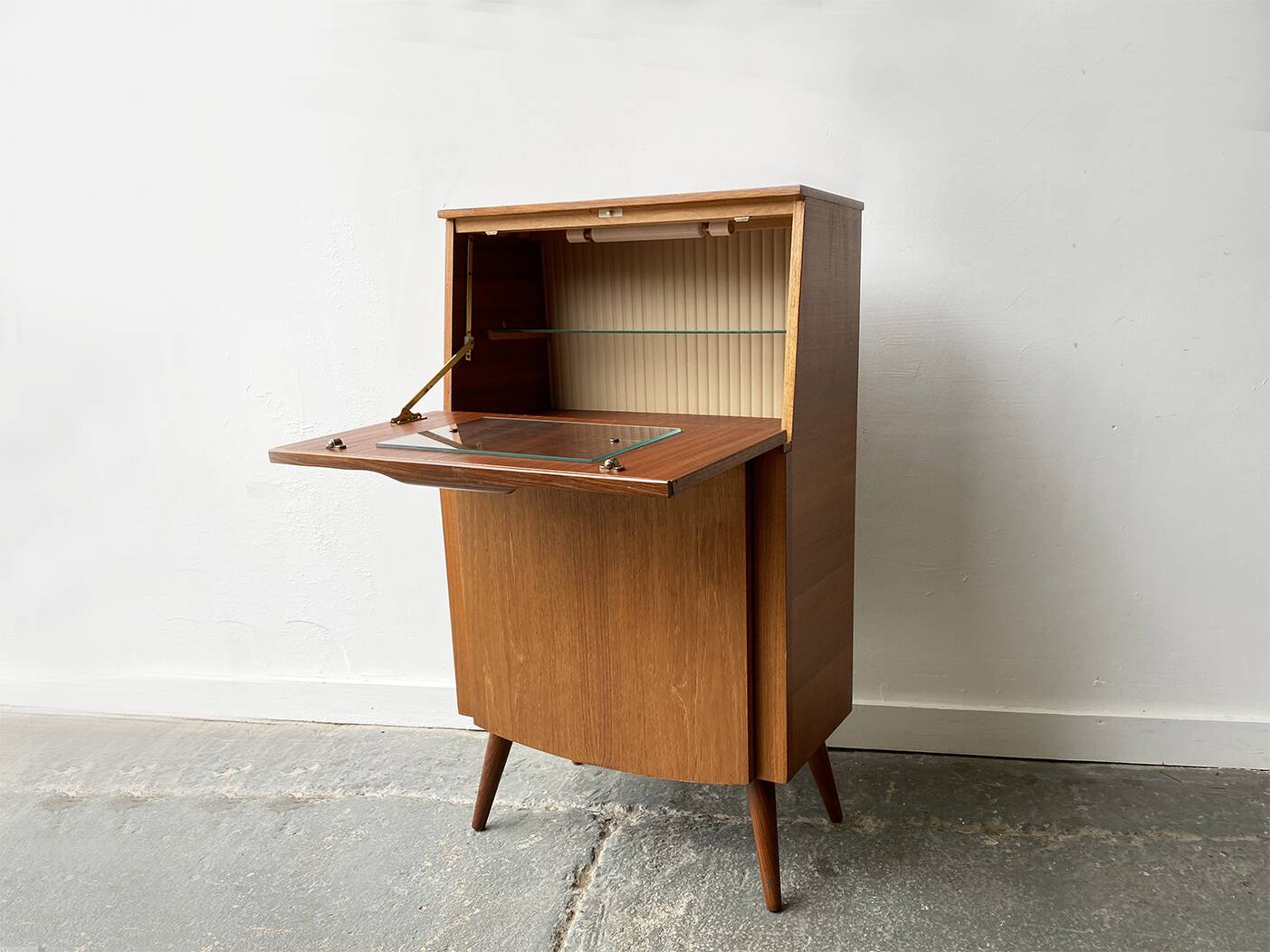 1950’s Mid-Century illuminated drinks cabinet by Hubbinet