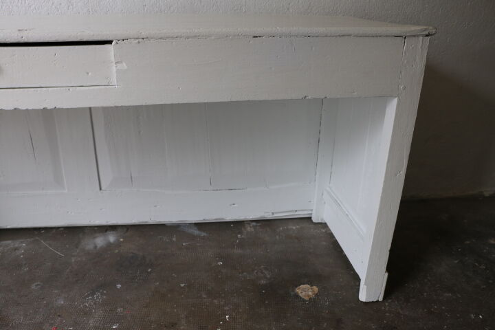 White 50s wooden counter desk