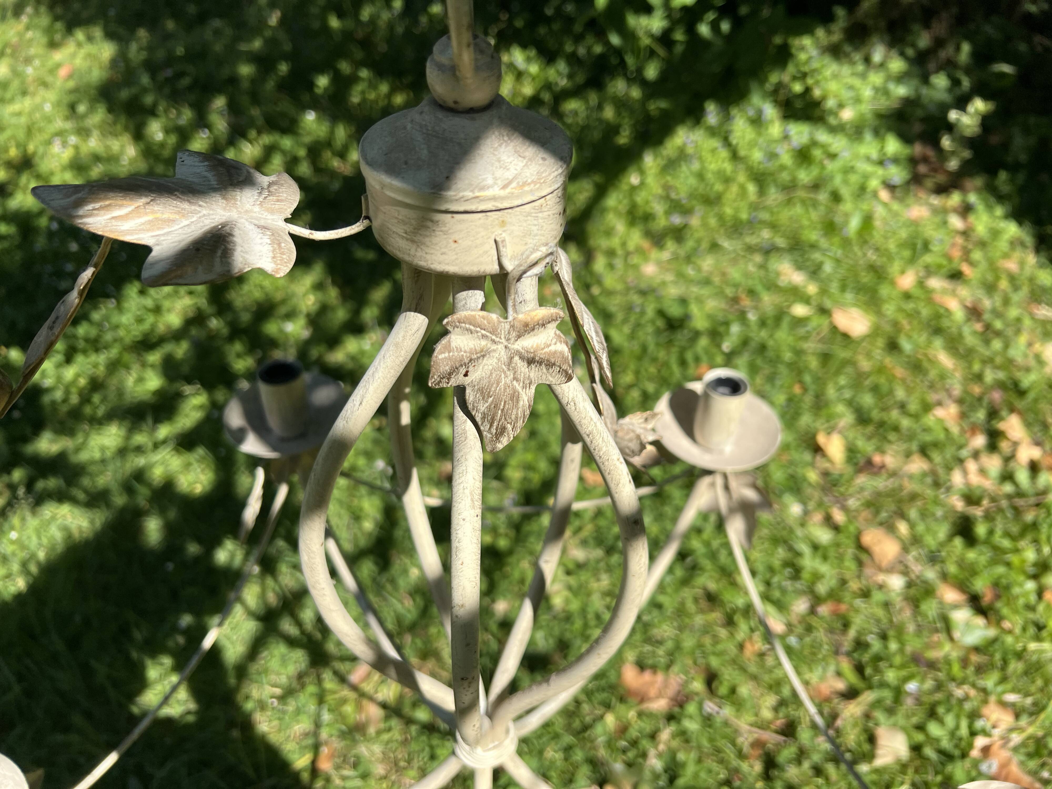 Country-style patinated metal chandelier – 5 arms – decorative foliage