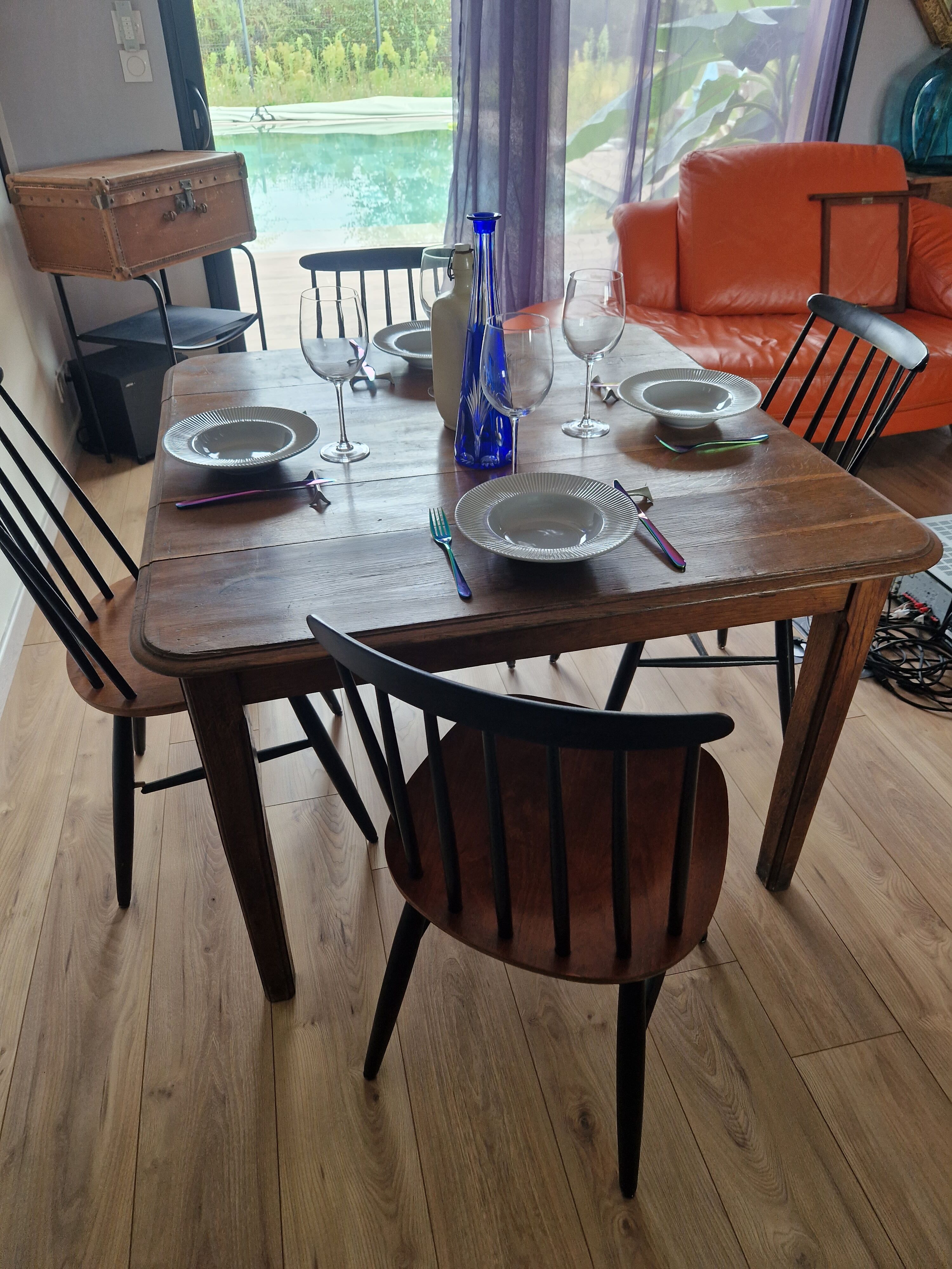 Square art deco dining table in solid wood