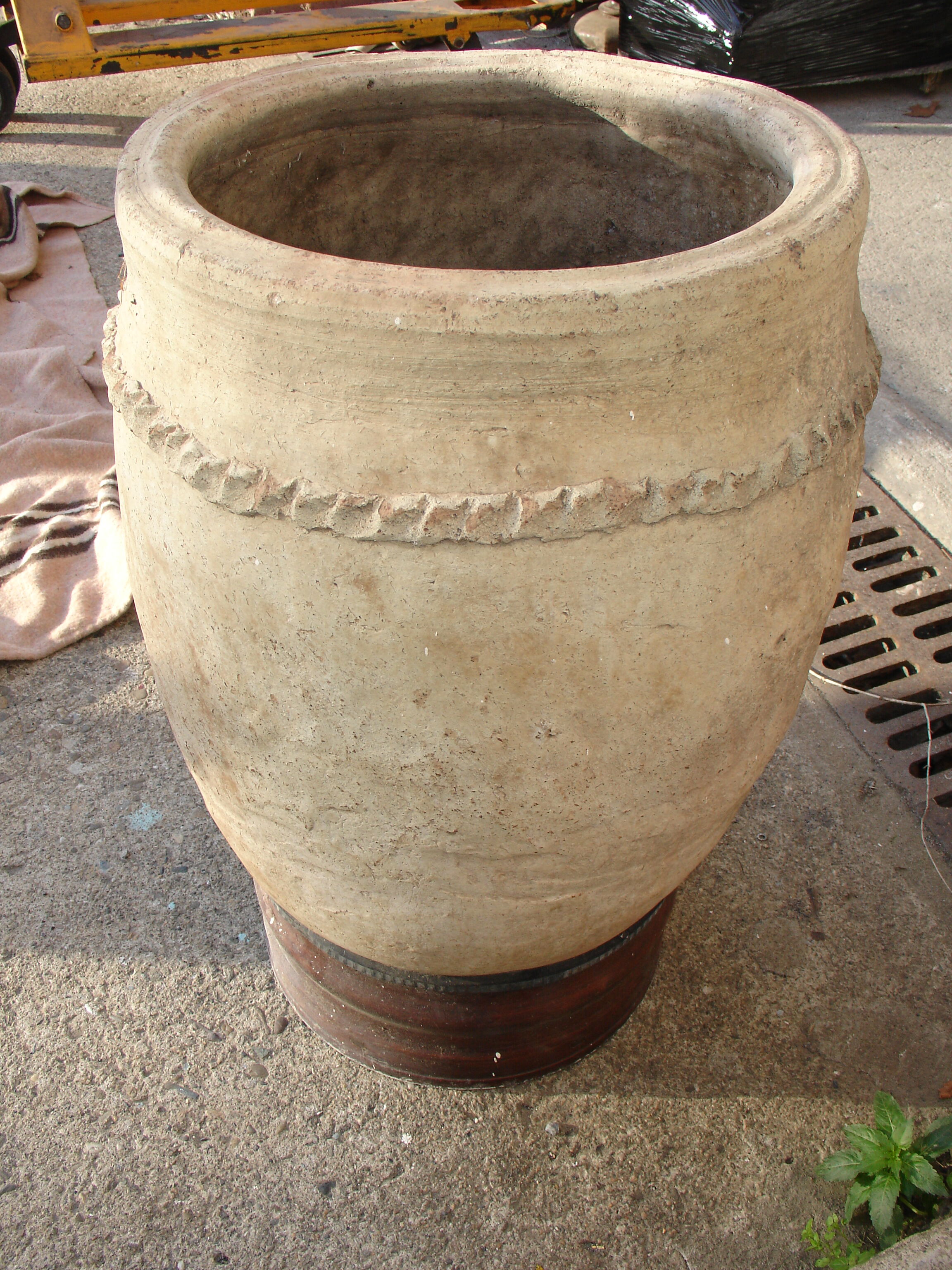 Jar oil Spain early nineteenth century terracotta
