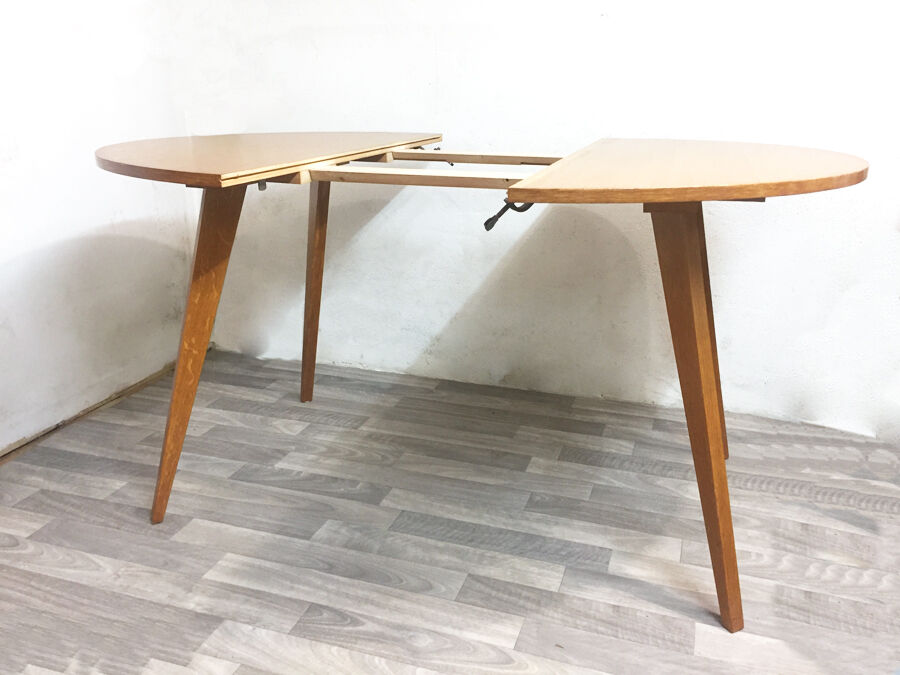 Table round feet compass, 1960