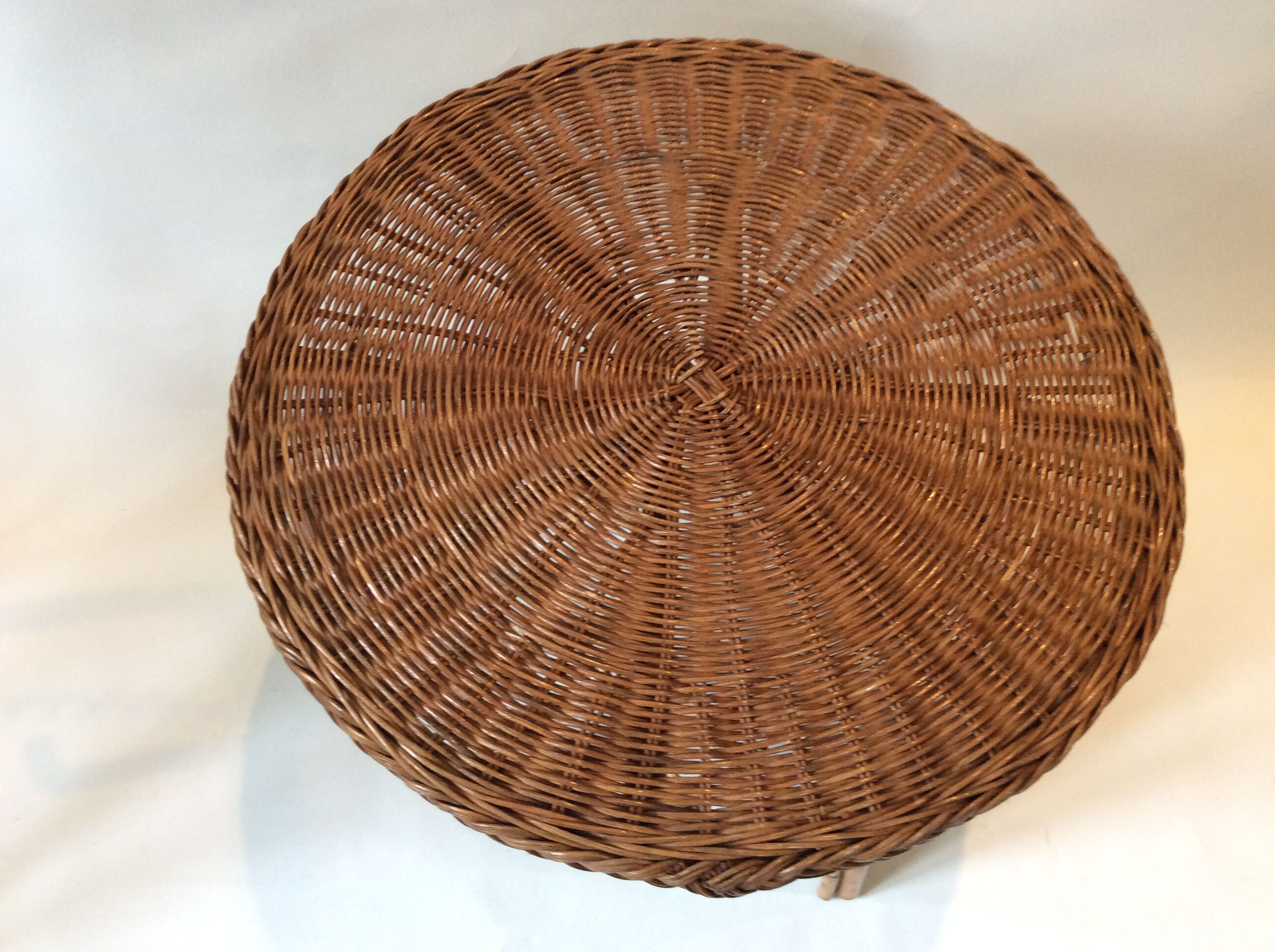Coffee table in rattan and vintage wicker
