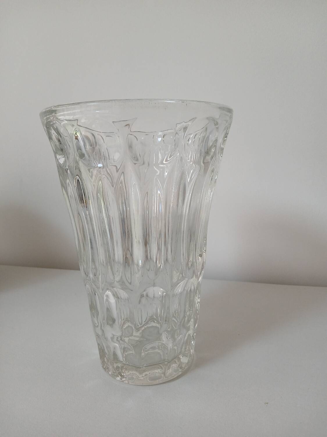 Chiseled glass vase