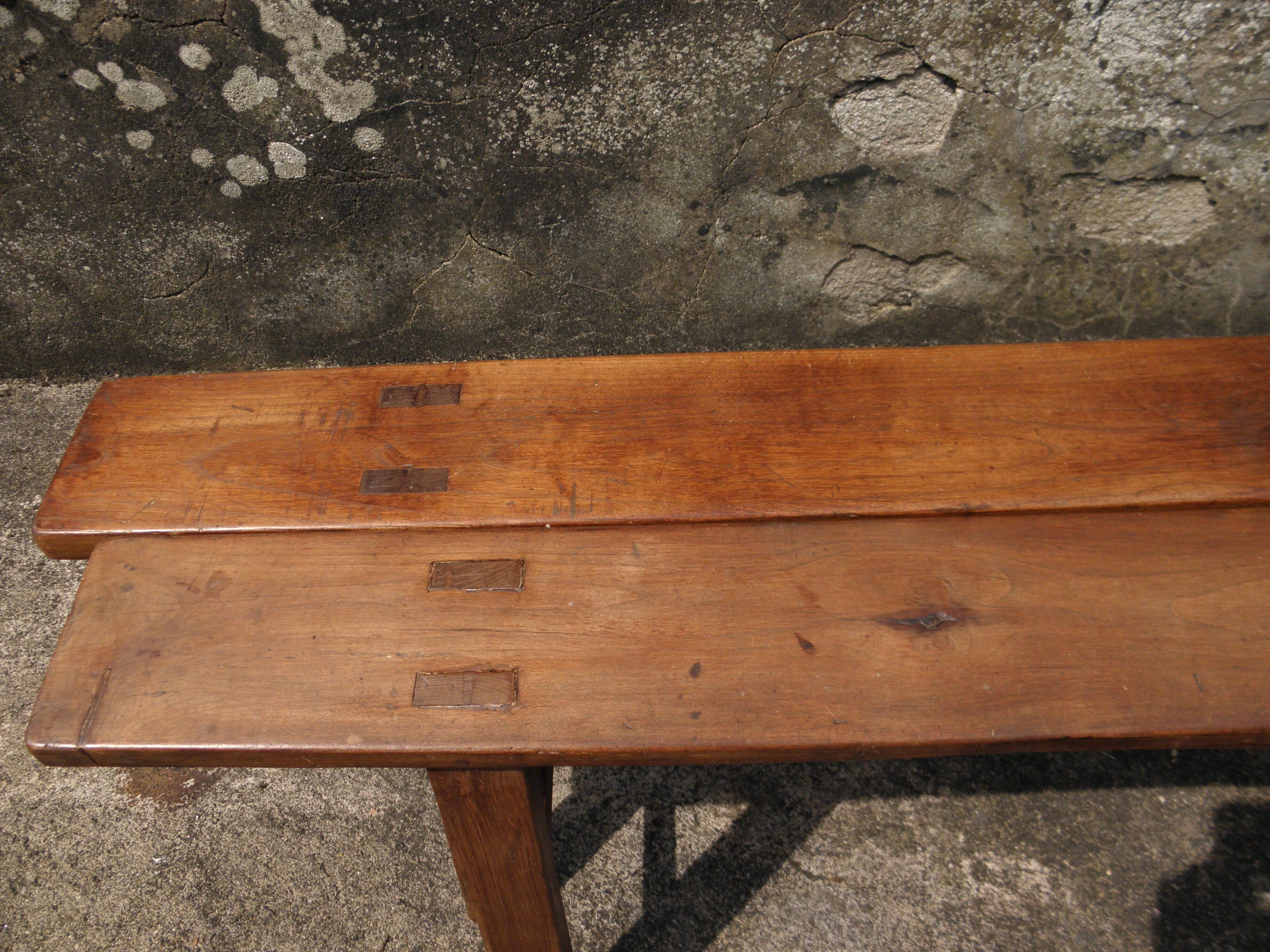 Paire de bancs de ferme en merisier 183 cm.