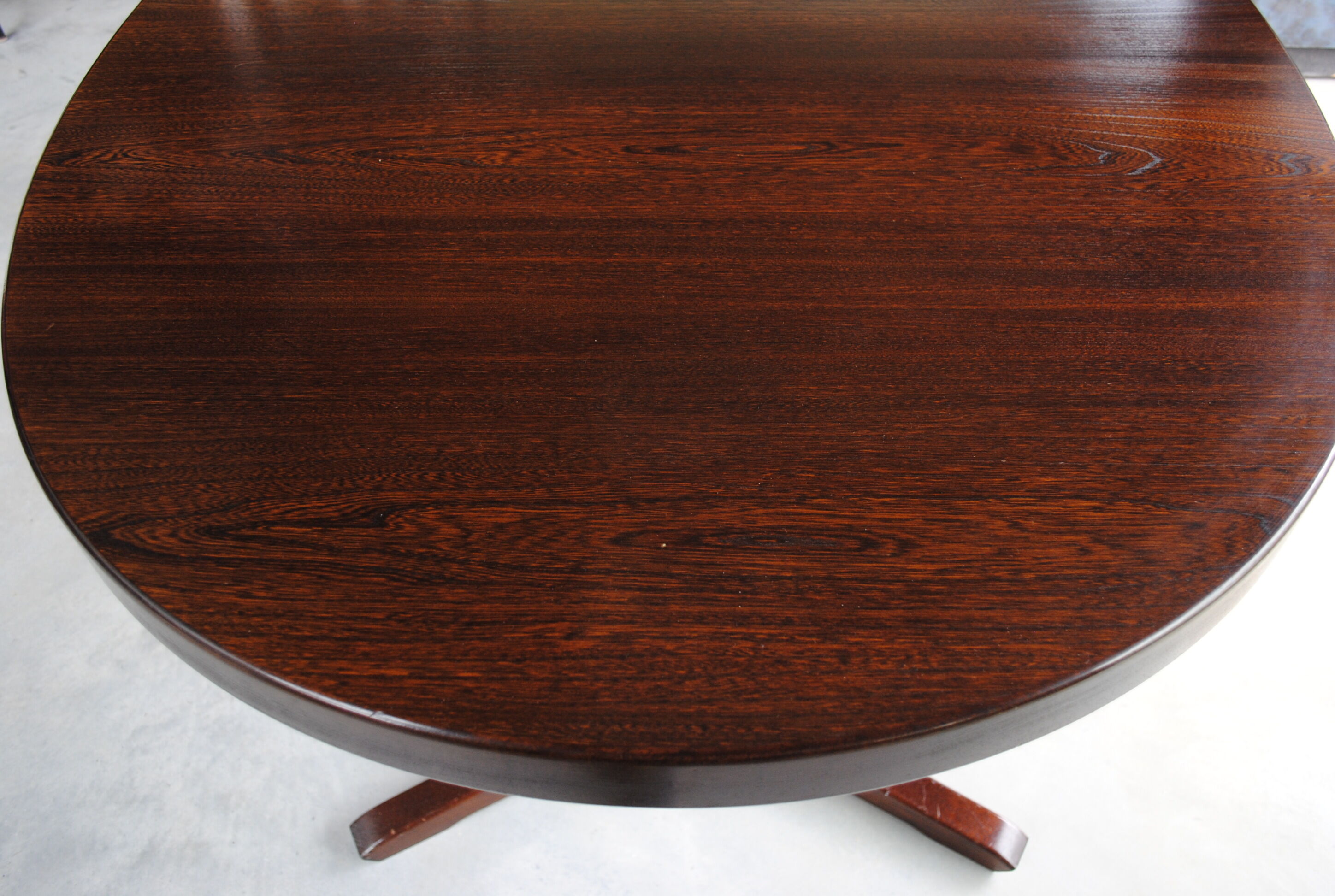 Table ovale Baumann