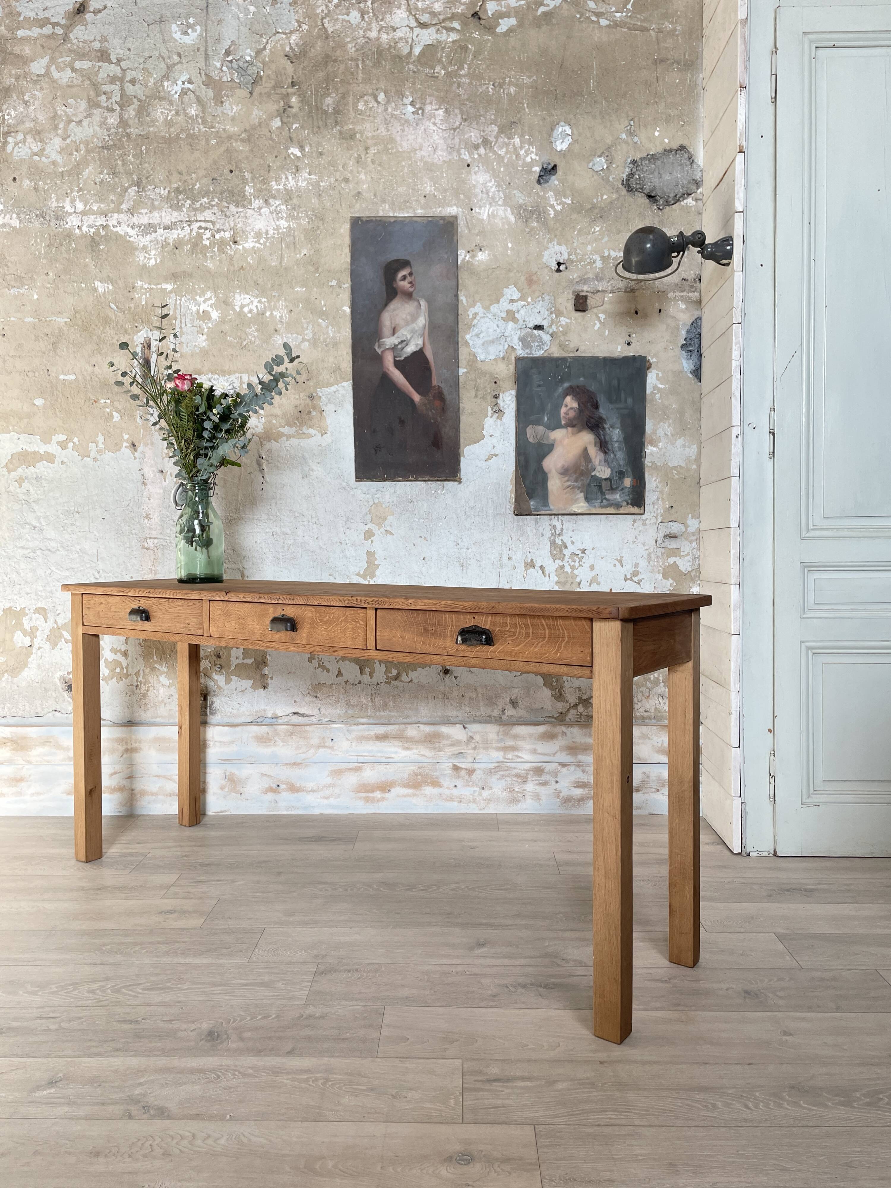 Console service in solid oak, circa 1900.