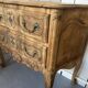 Commode sauteuse de style Louis XV en merisier massif