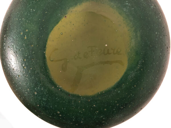 Pichet en pâte de verre marmoréen orange et vert. Signé Georges De Feure pour Daum