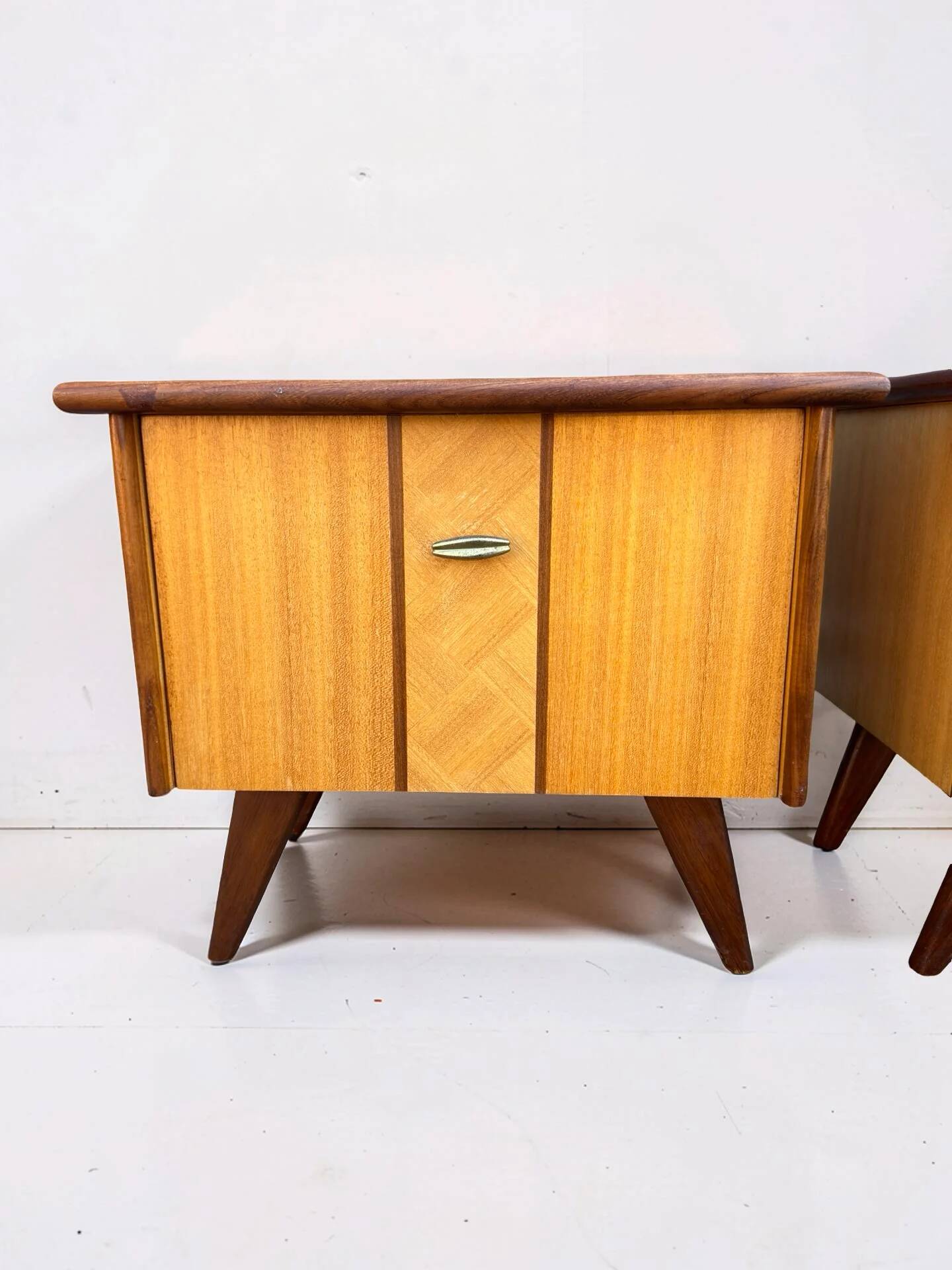 Set of 2 vintage bedside tables, 1960s