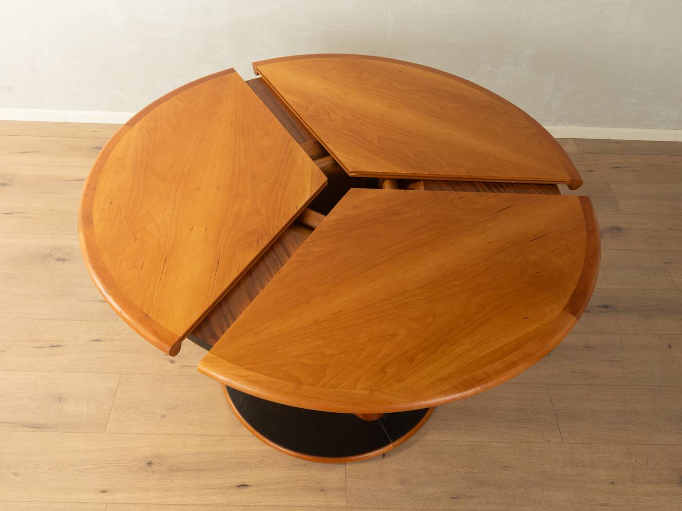 Unique dining table, Skovby