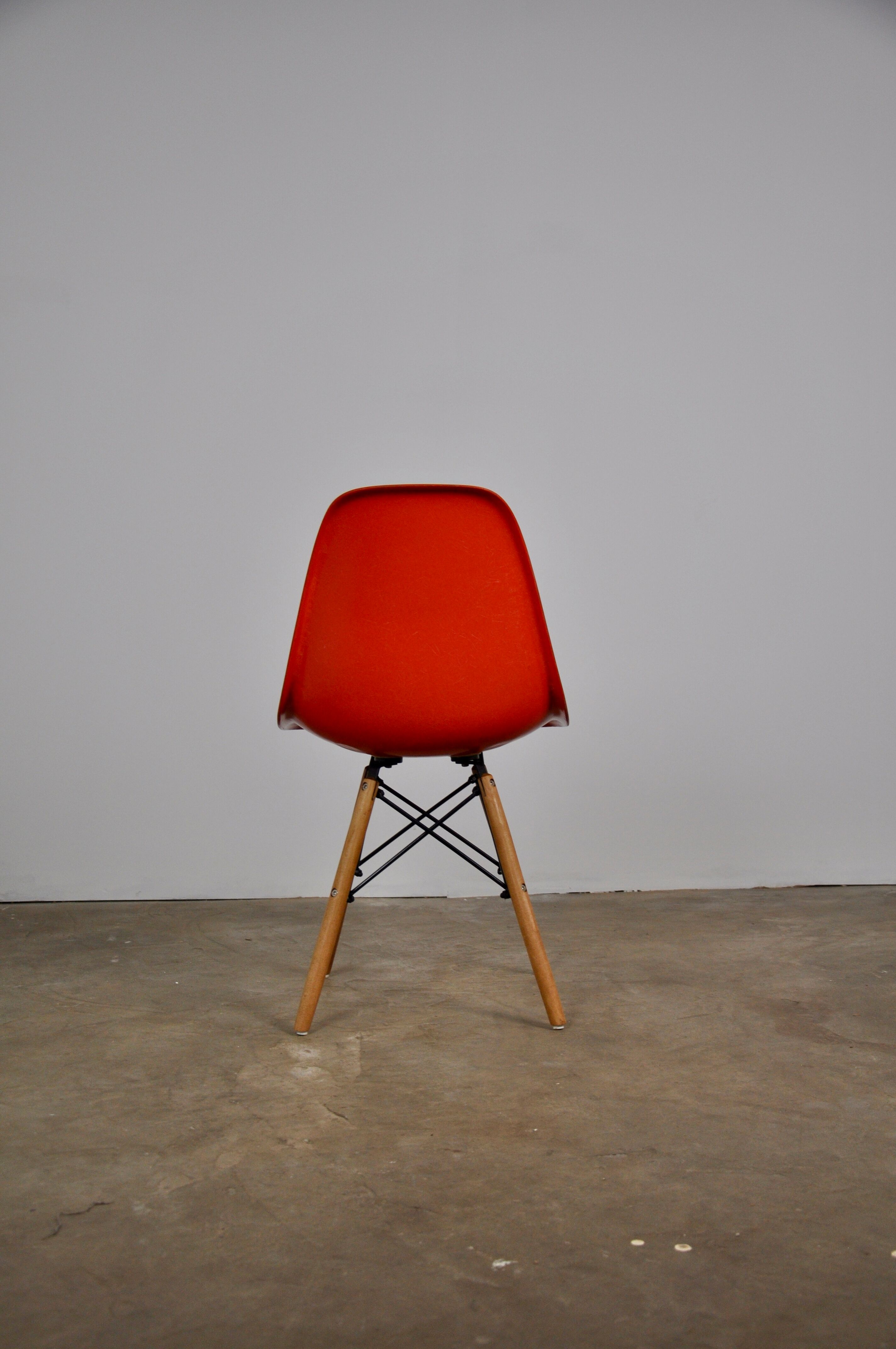 Chairs DSW fiberglass by Charles & Ray Eames for Herman Miller