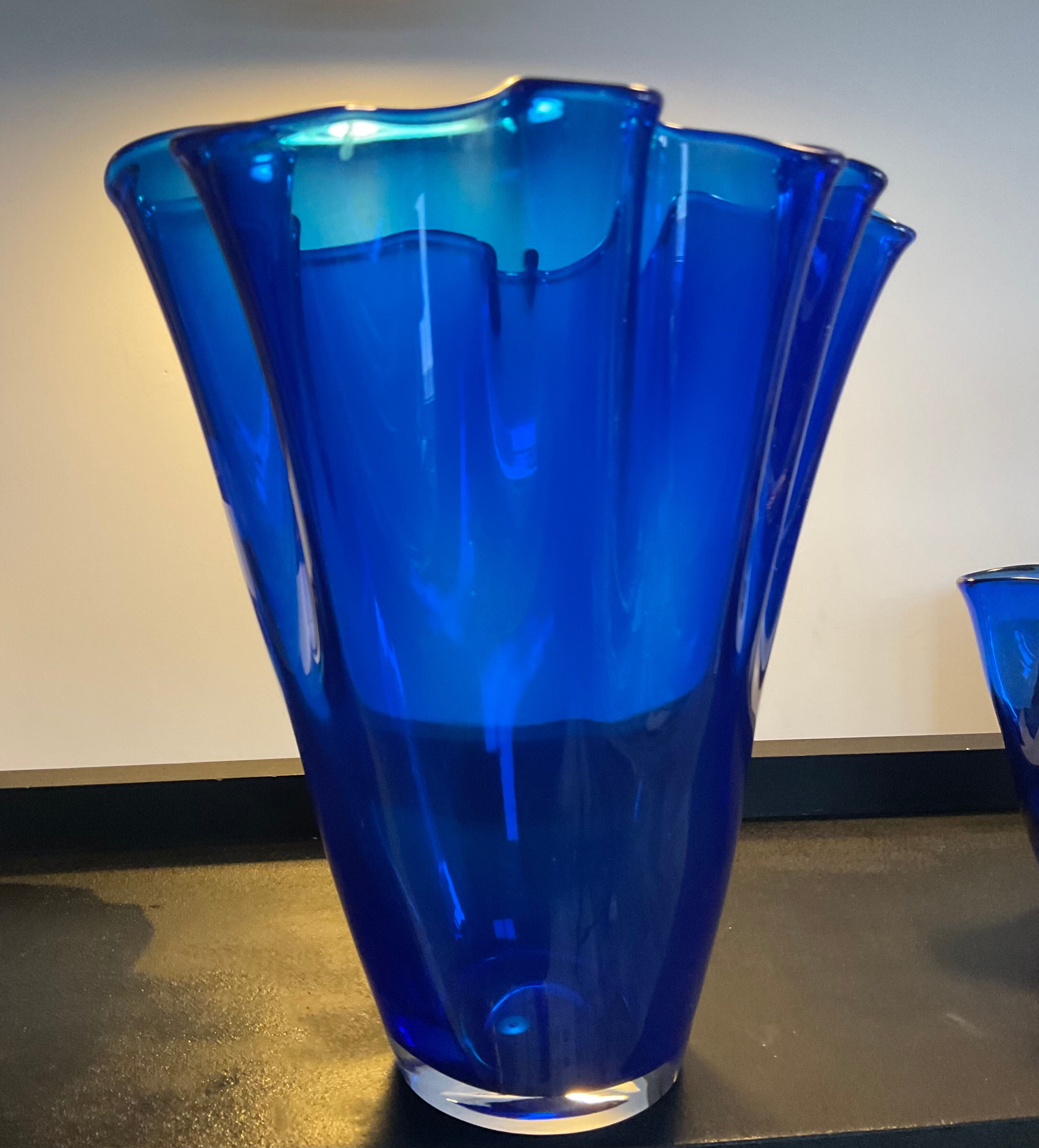 Duo of handkerchief vases in glass paste 70s-80s