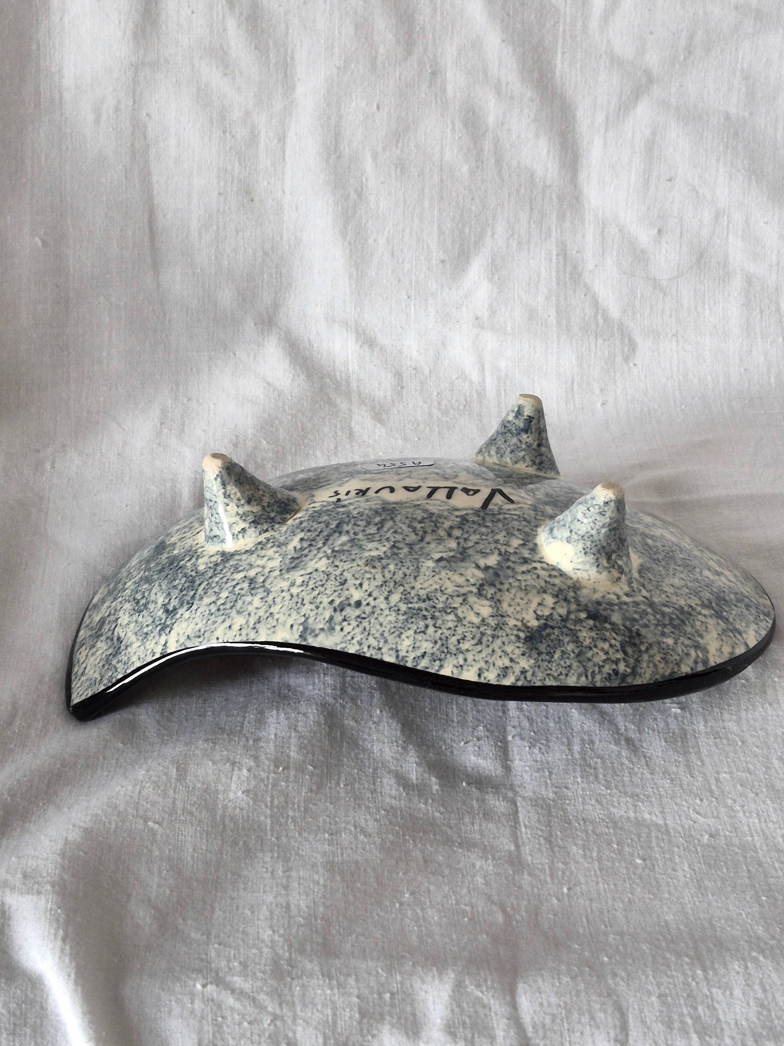 Vallauris empty pocket bowl A554