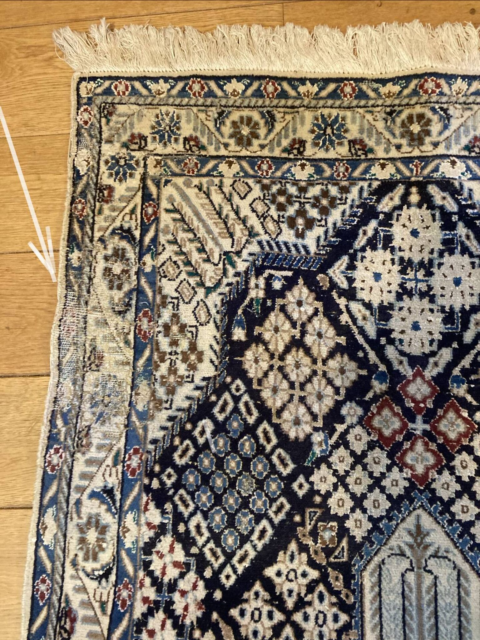 Carpet from the Irian region, 20th century, made of wool and silk.