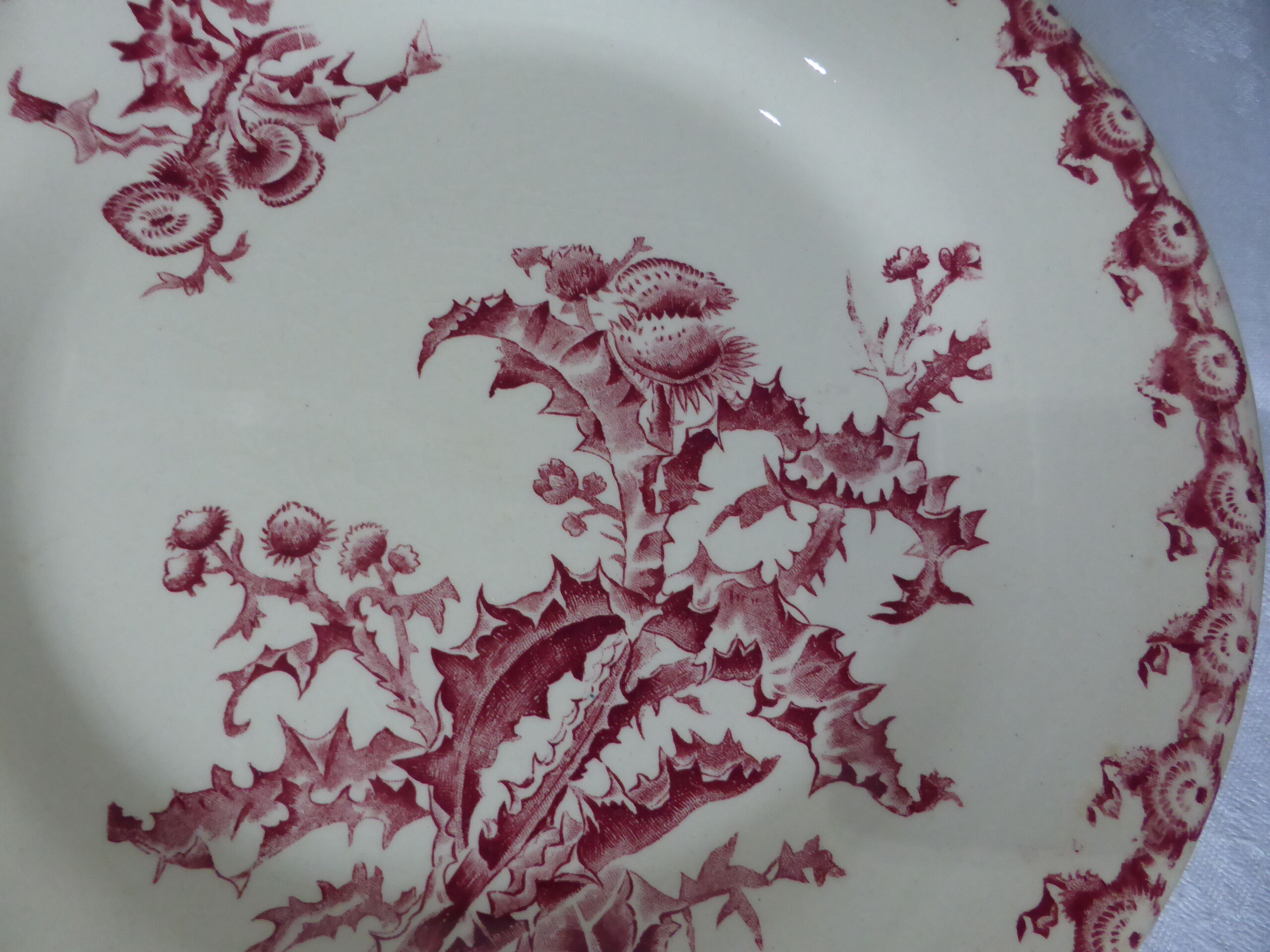 3 flat plates of Gien model Thistles 211215