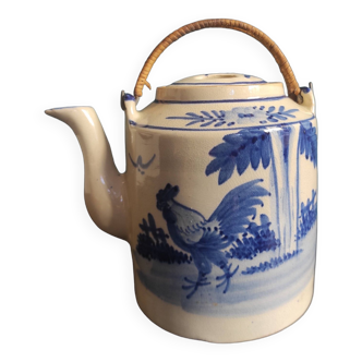 Théière asiatique vintage en argile