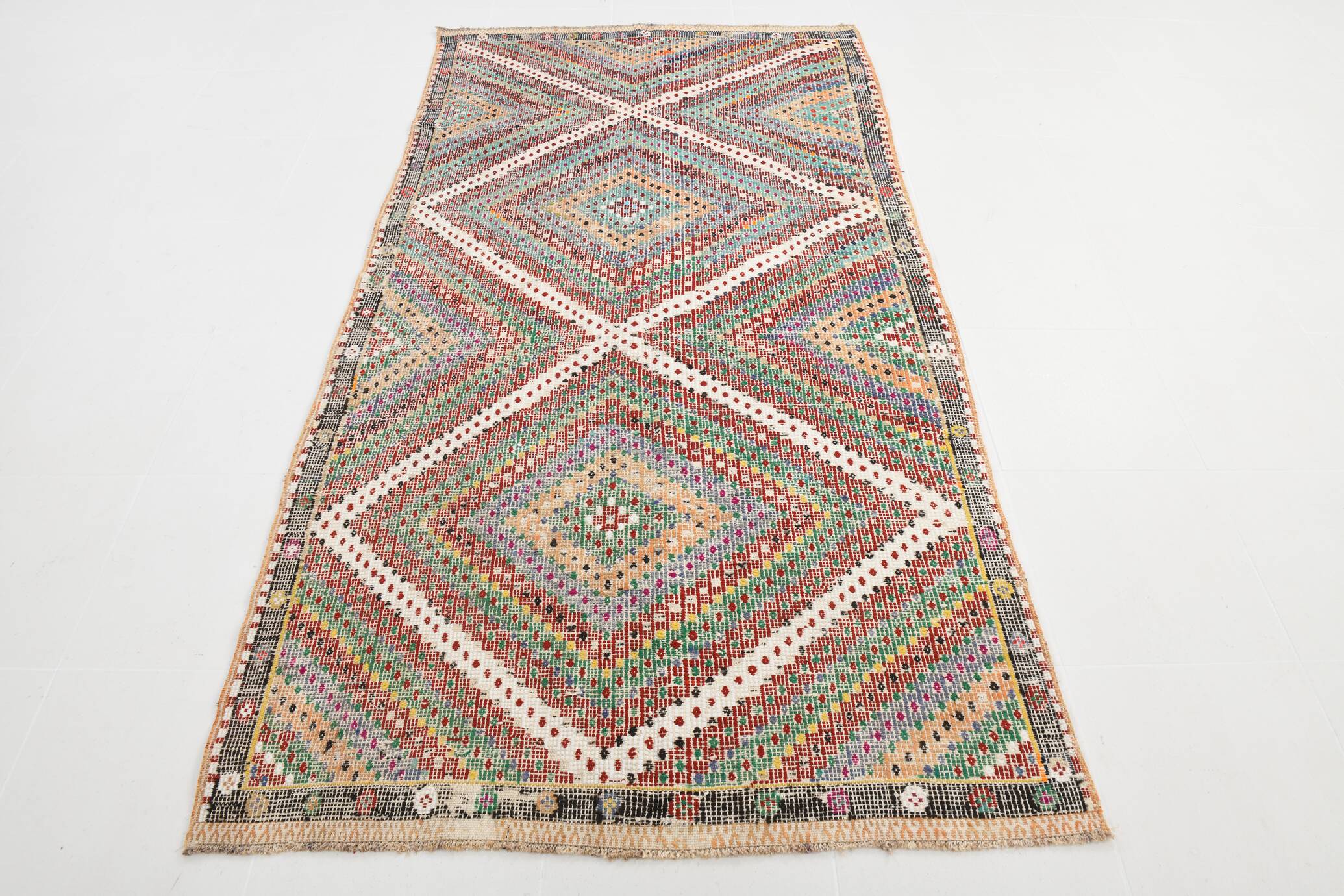4x8 Green & Beige Vintage Kilim Rug, 133x253Cm