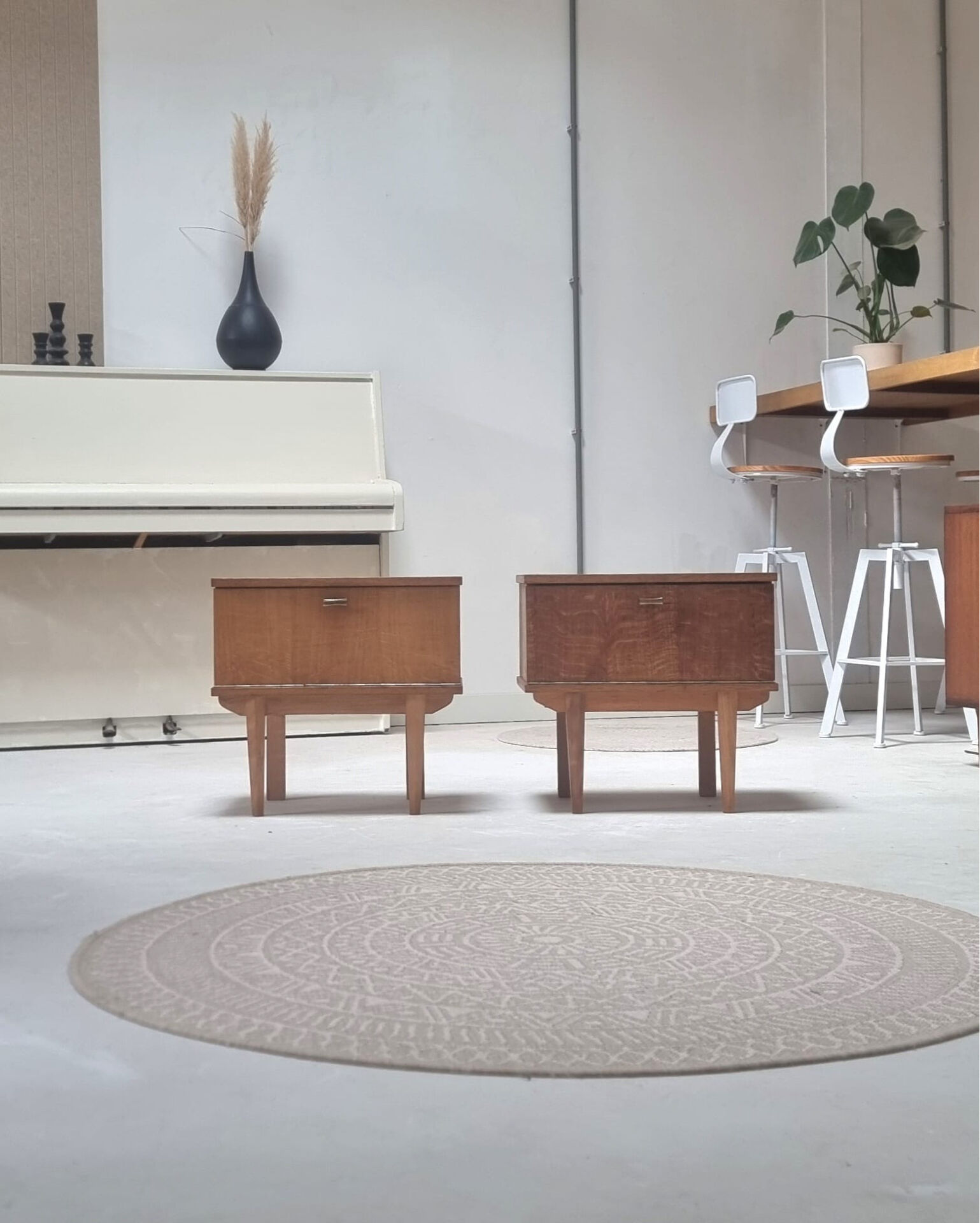 Tables de chevet du milieu du siècle