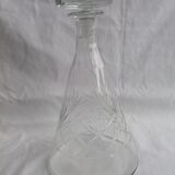 Carafe en verre soufflé taillé
