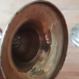 Paire de bougeoirs en laiton dorée