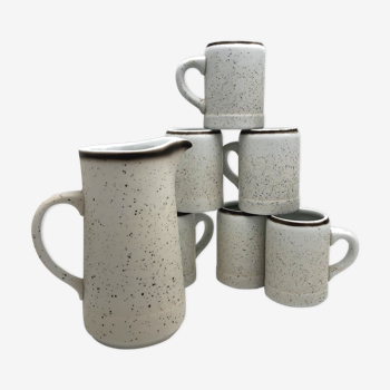 Set of 6 cups and speckled carafe