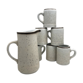 Set of 6 cups and speckled carafe