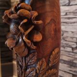 Grande lampe en bois florale sculpté 1960