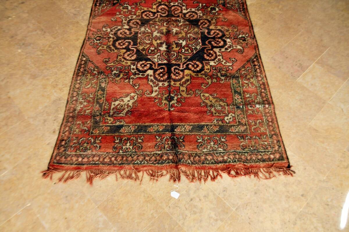 Moroccan Berber rug Boujaad vintage 250 x 160 cm Excellent condition