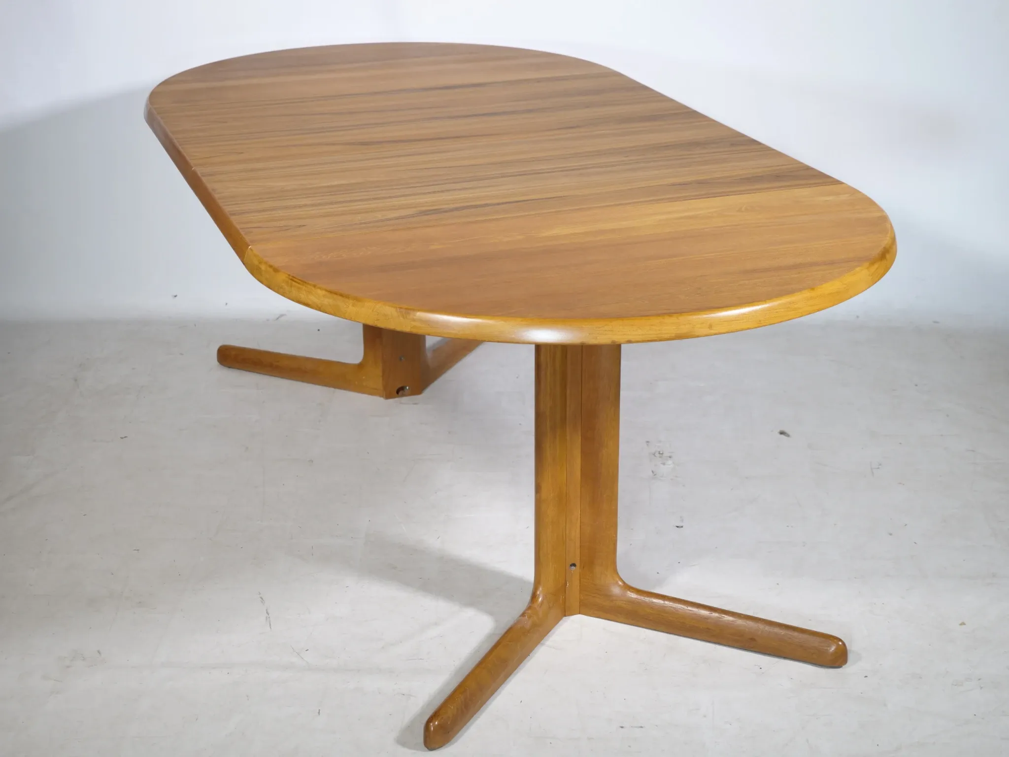 Danish Design Extendable Dining Table in Teak, 1960s