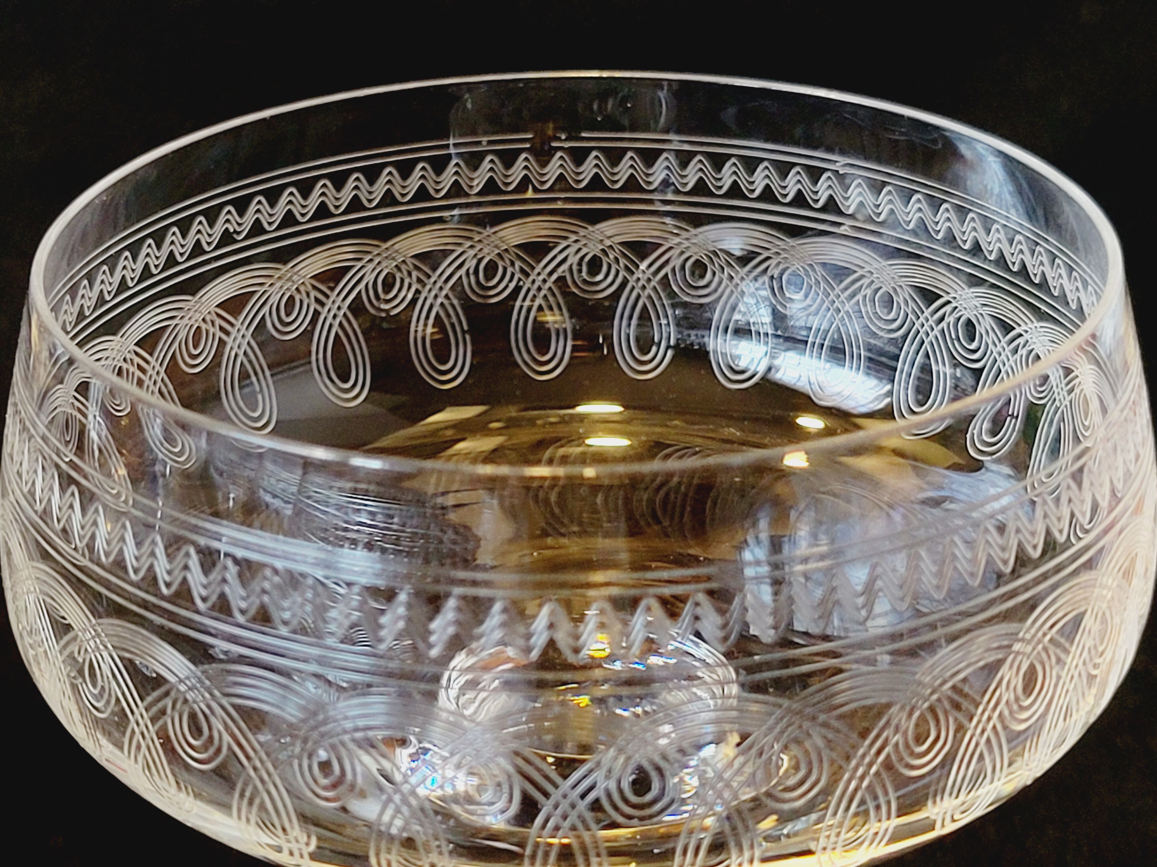 8 old champagne glasses in crystal engraved 1910