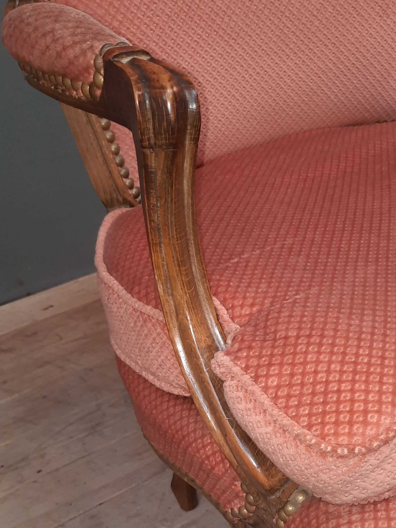 Louis XV-style convertible chair