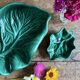 Set of 2 vintage leaf-shaped dishes in majolica.
