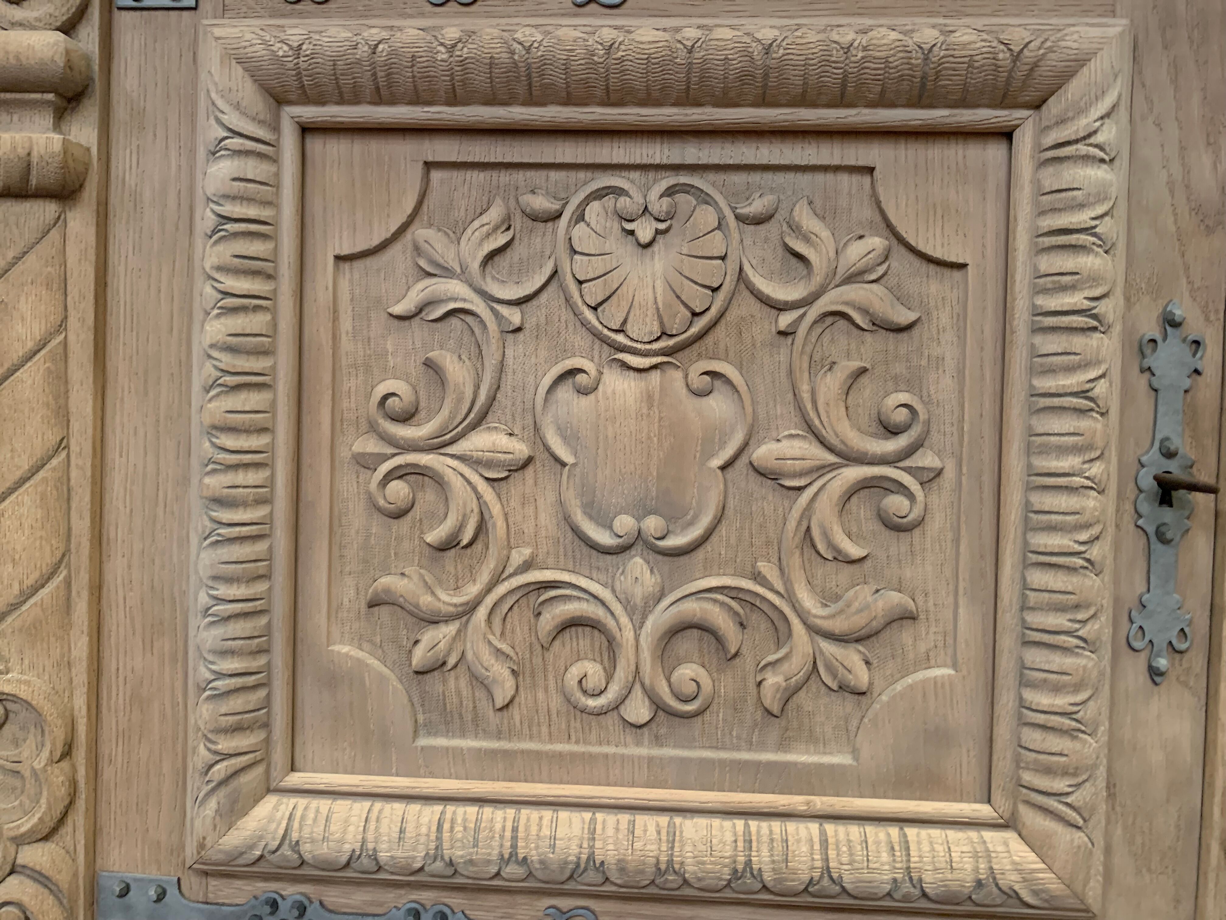 Renaissance style sideboard in solid oak XX century