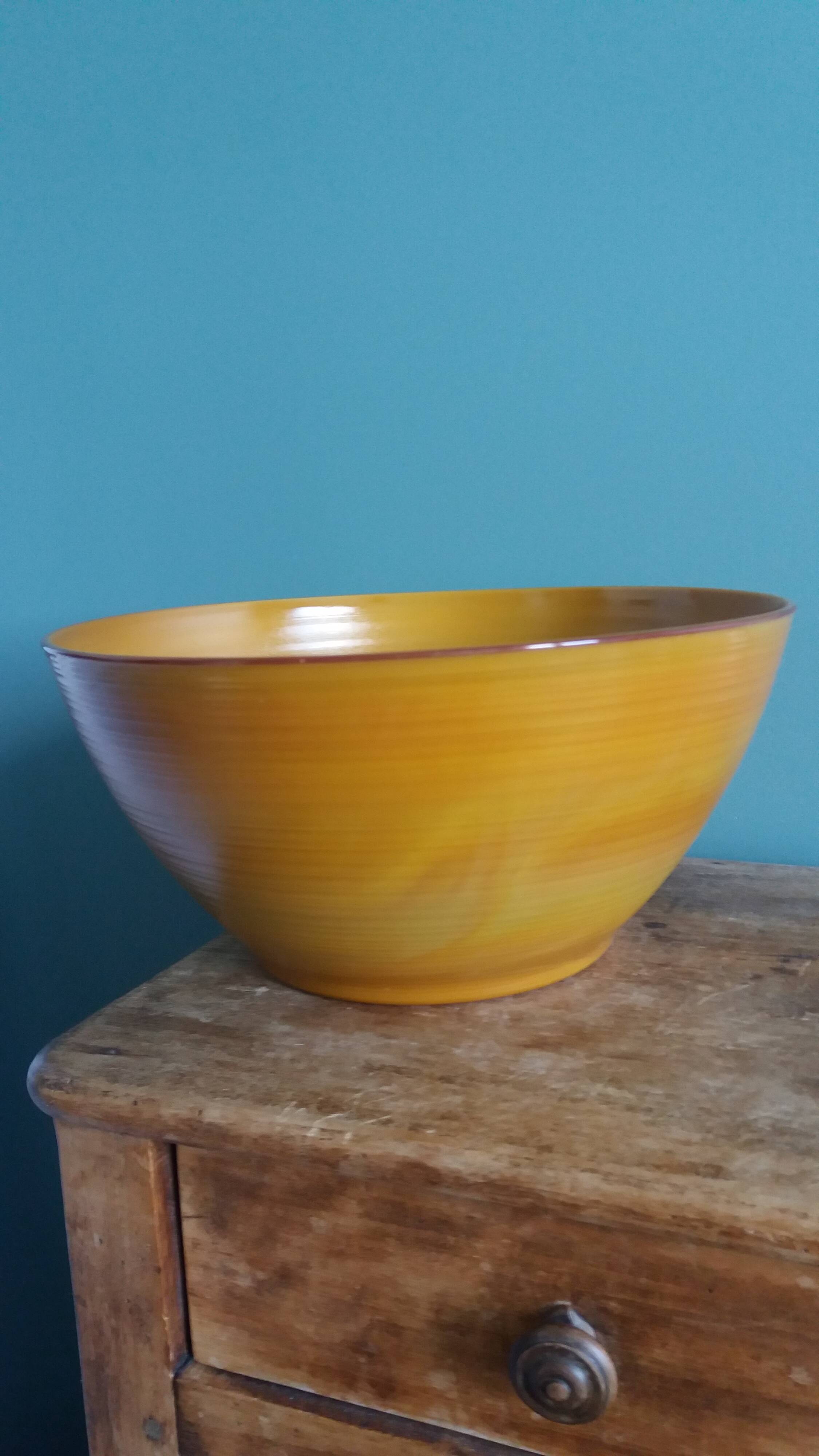Arcopal Volcan salad bowl in caramel orange glass