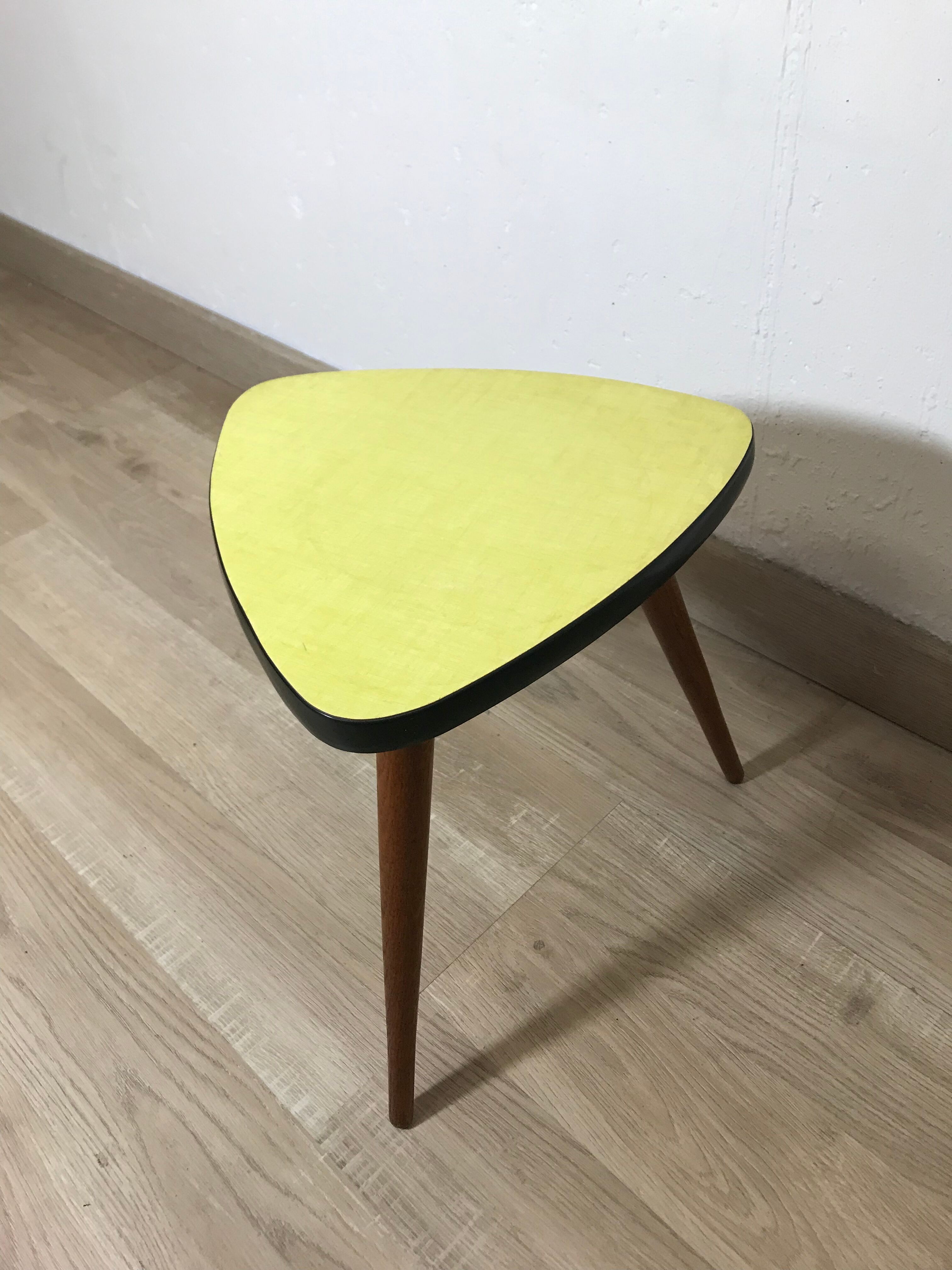 Yellow tripod plant holder 60 ́s