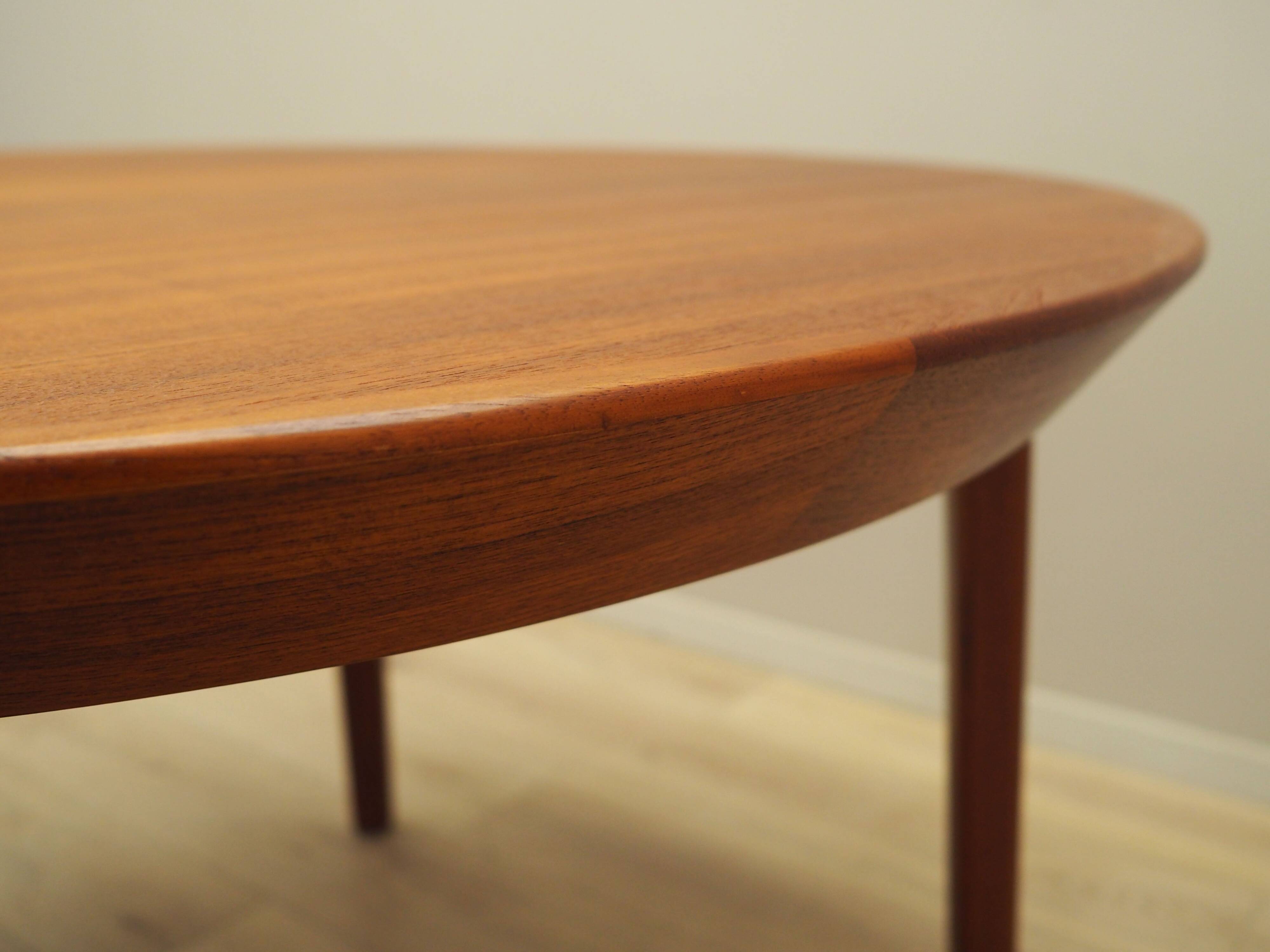 Round teak table, Danish design, 1960s, manufacturer: Gudme Møbelfabrik, de