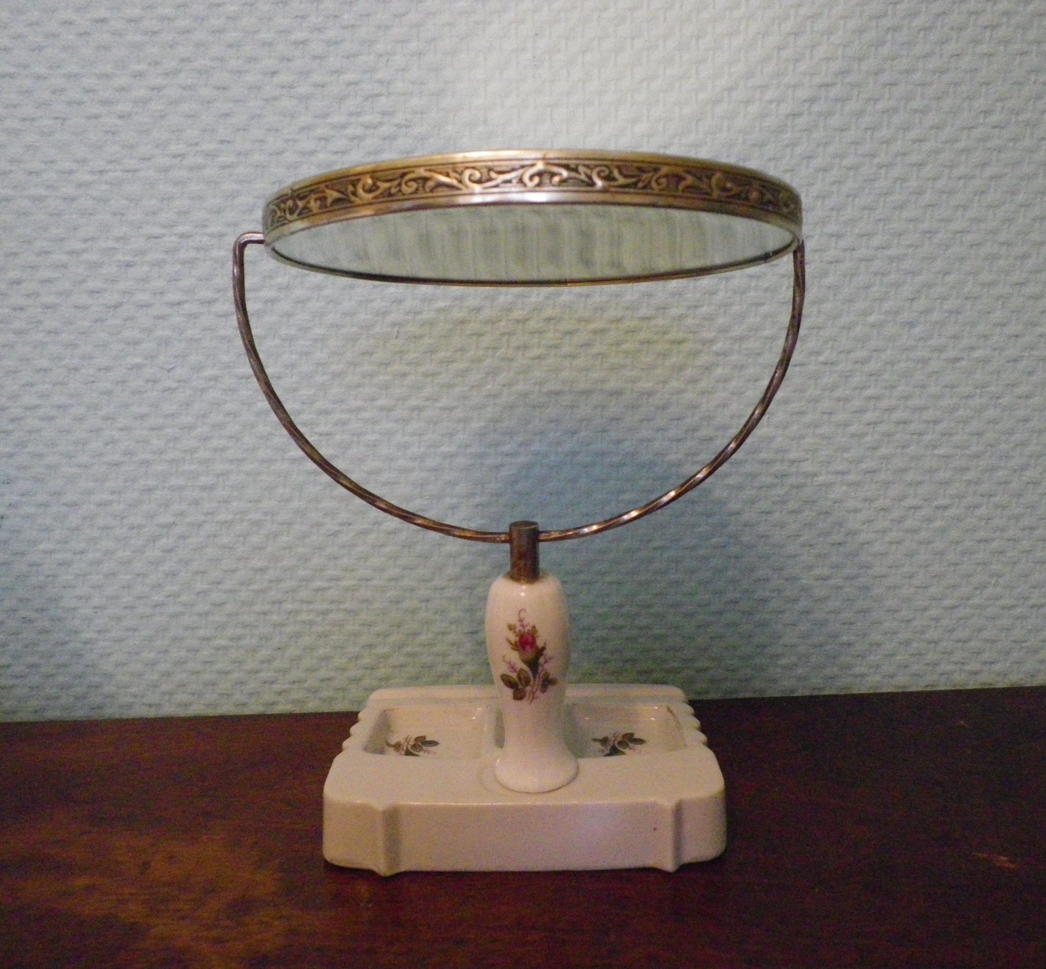 Psyche mirror to pose, porcelain and silver metal 60s