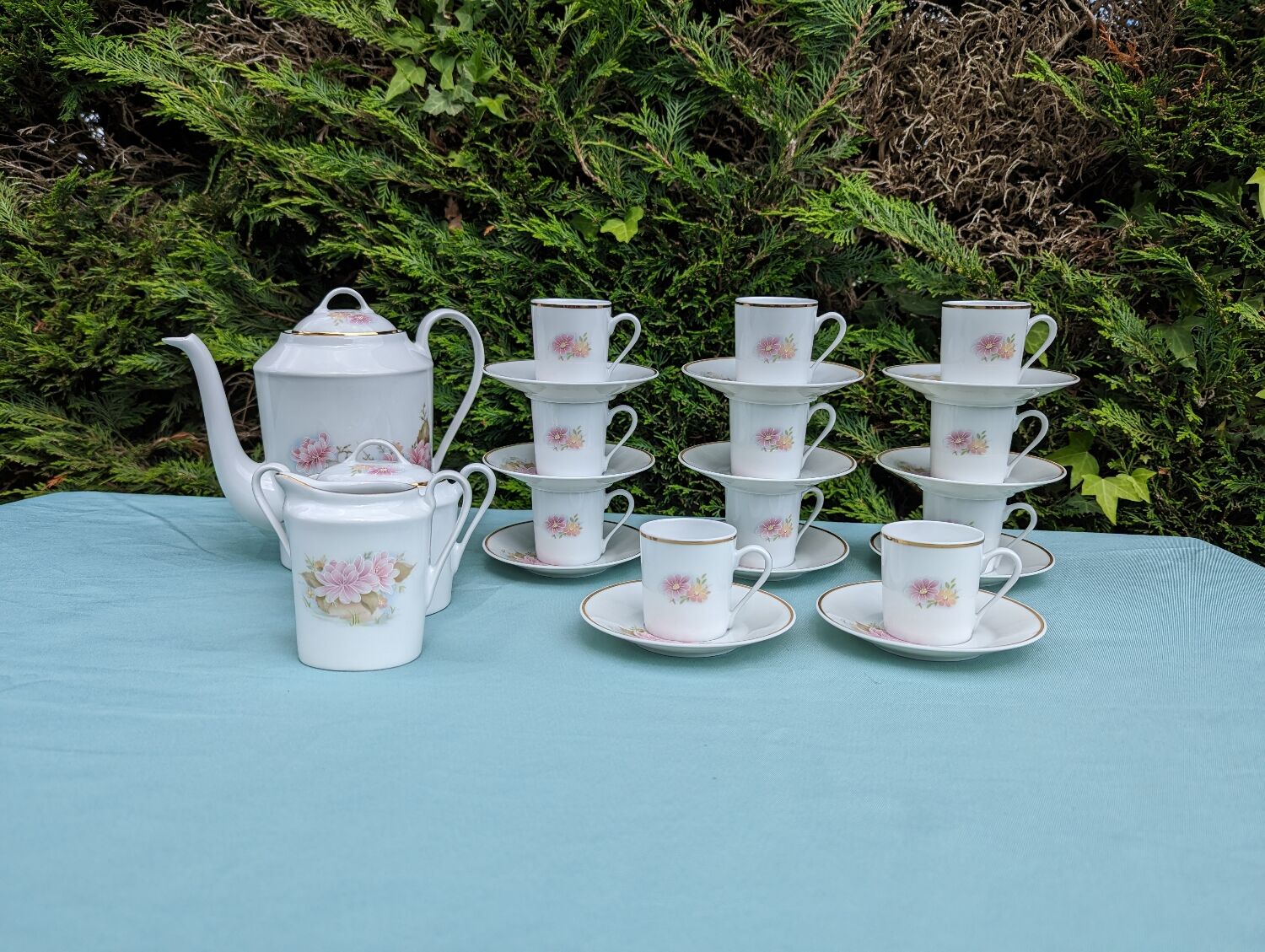 Service à café en porcelaine de Limoges