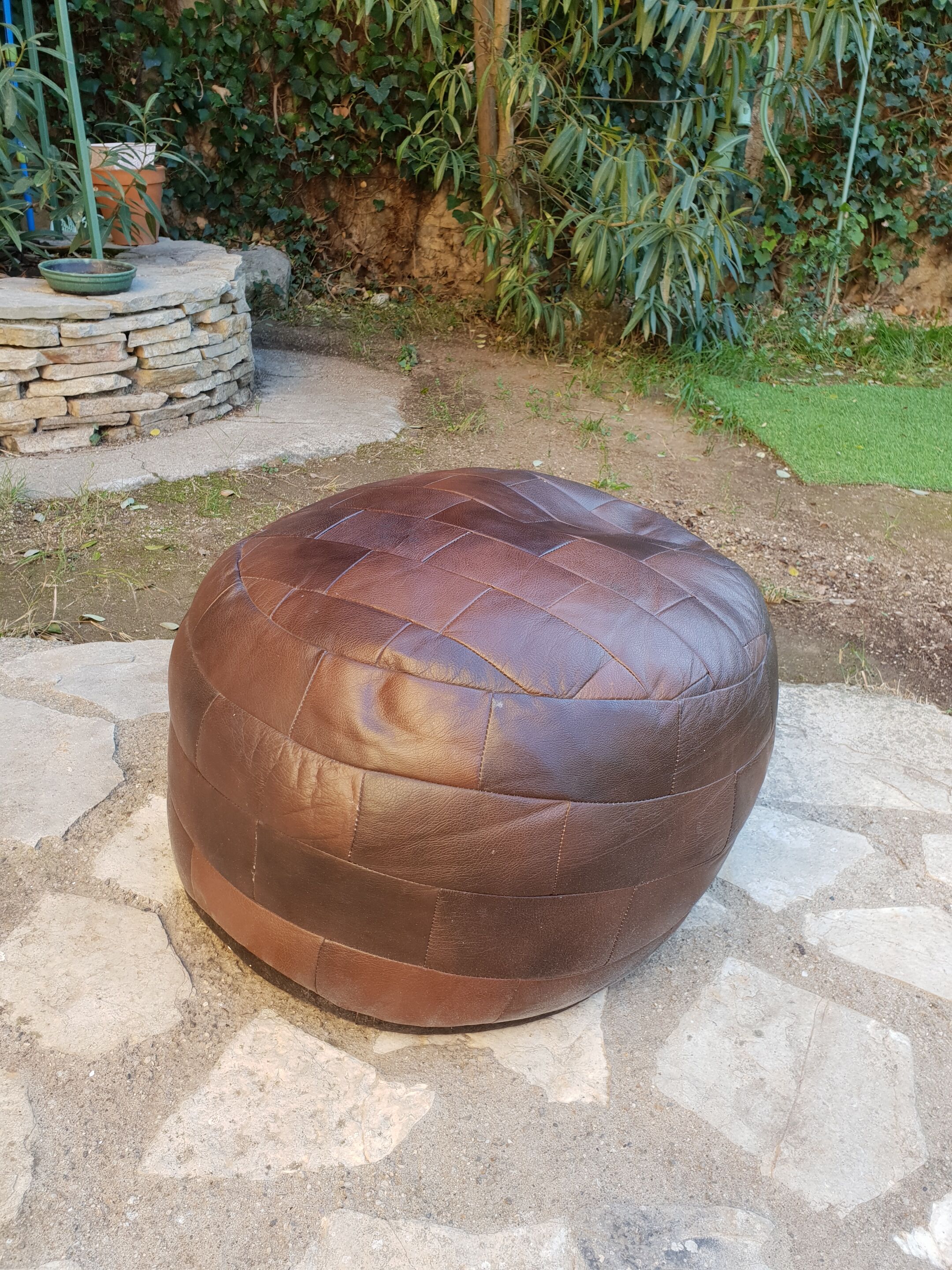 Leather pouf De Sede 1970
