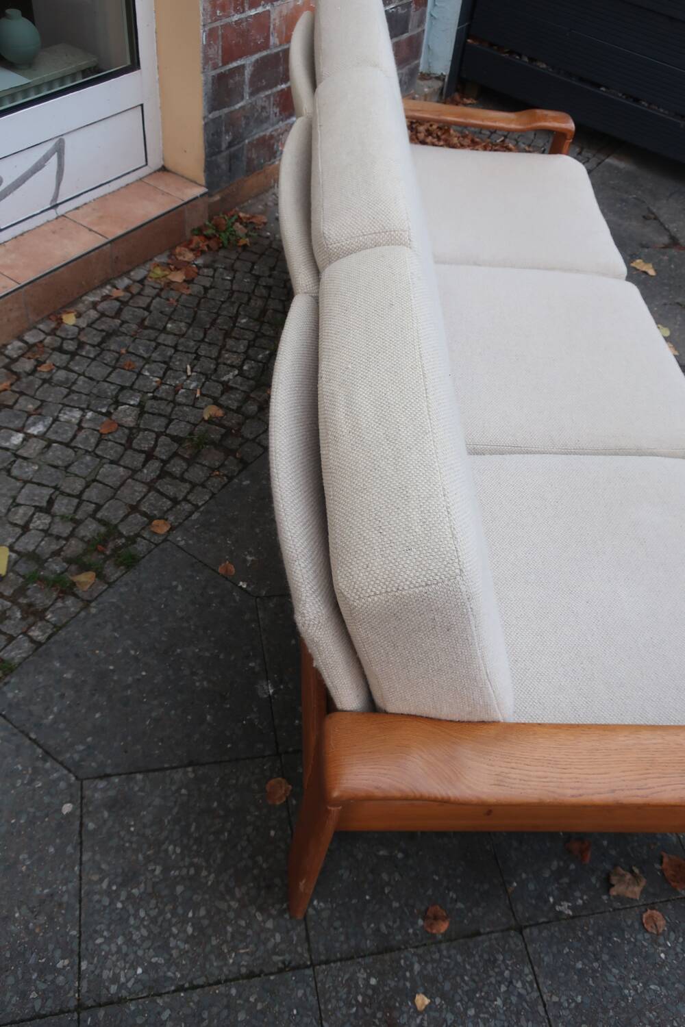 Scandinavian sofa in oak and wool from the 60s