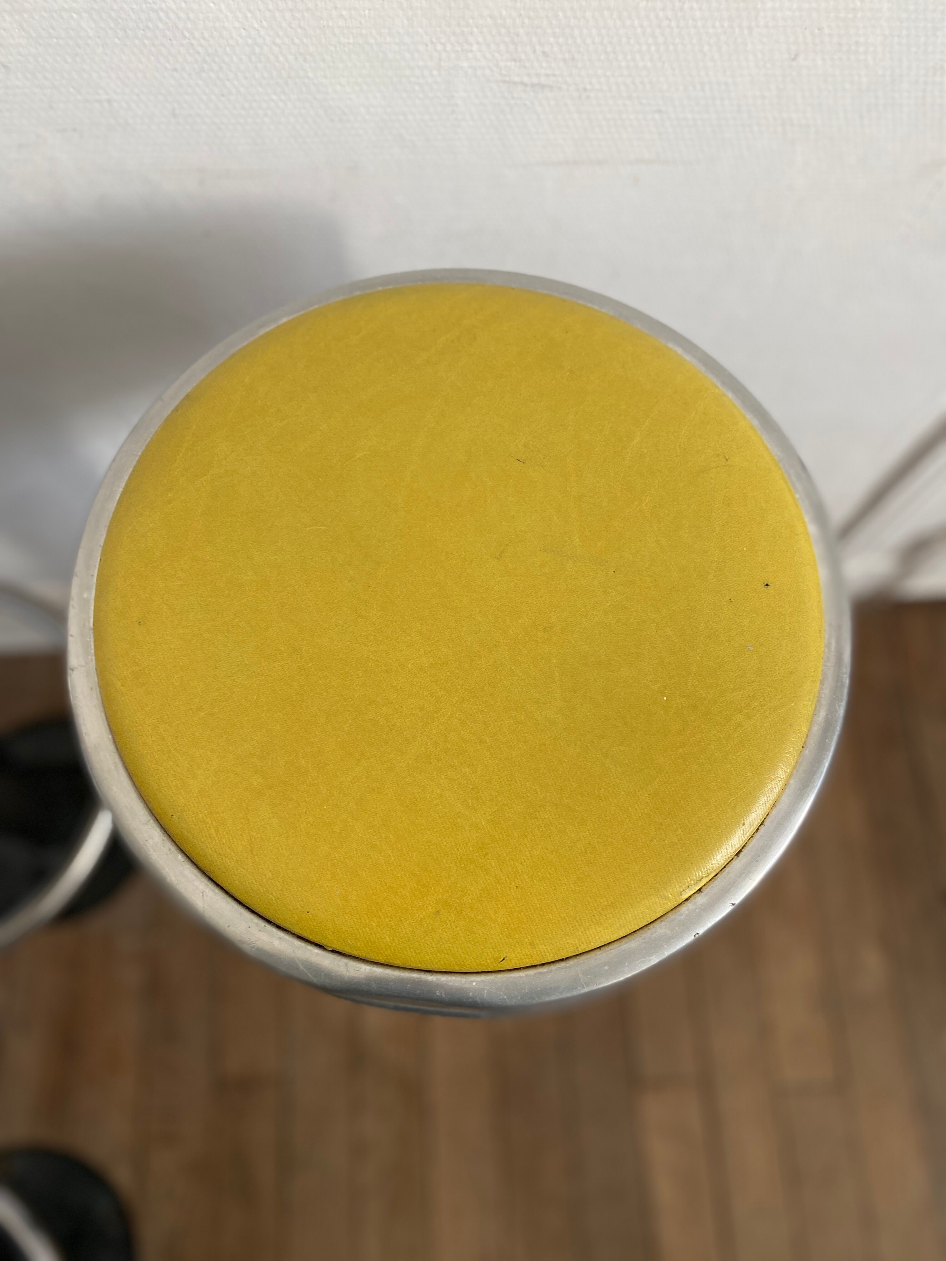 3 stools dinner dinners American dinner's