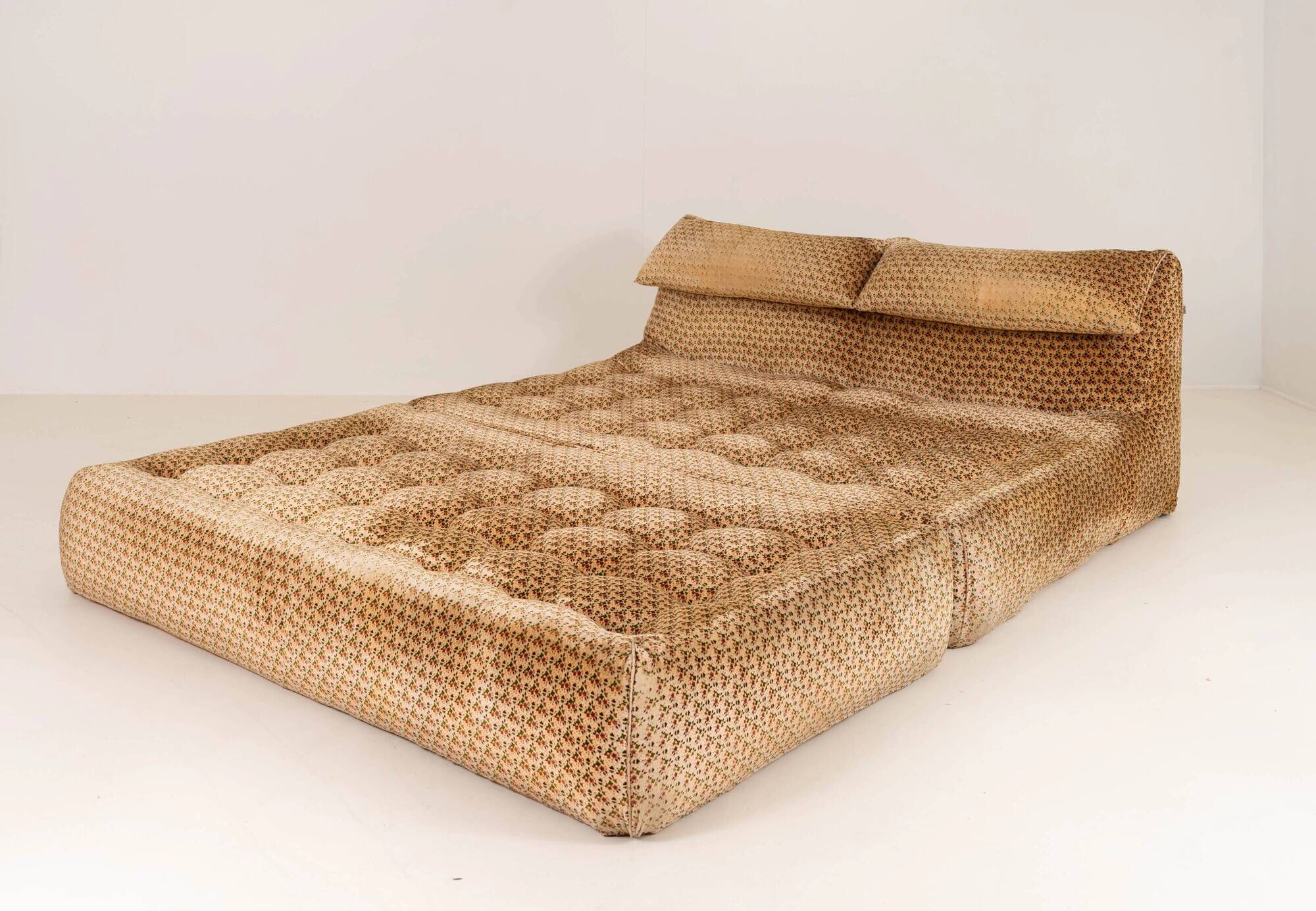 Vintage Bamboletto Daybed by Mario Bellini for B&B Italia, 1975 — Signed, Original Upholstery