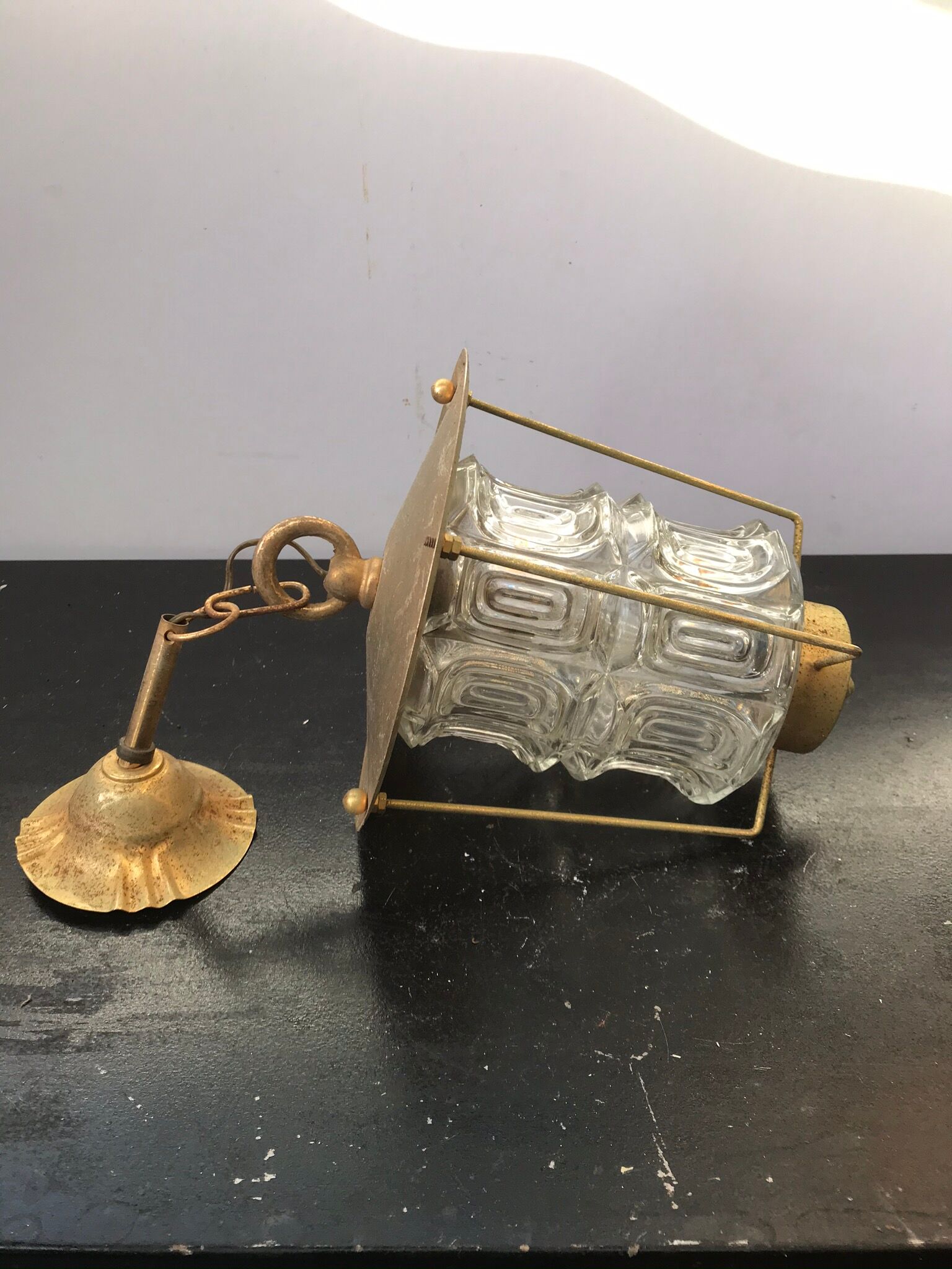 Suspension ancienne lanterne métal doré avec verre moulé années 70 vintage