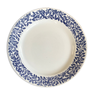 Flowery vintage plates