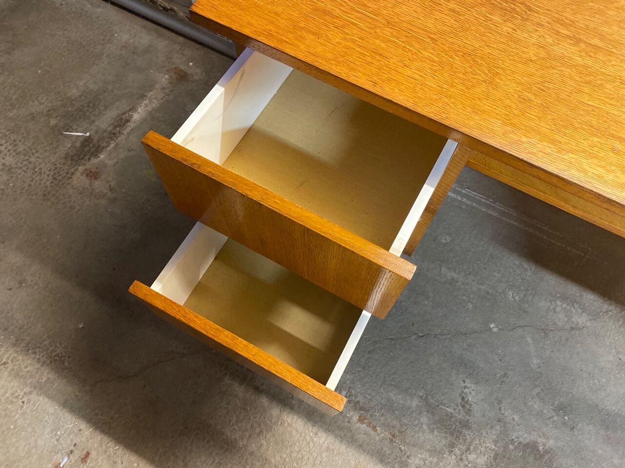 Vintage desk Scandinavian style compass feet